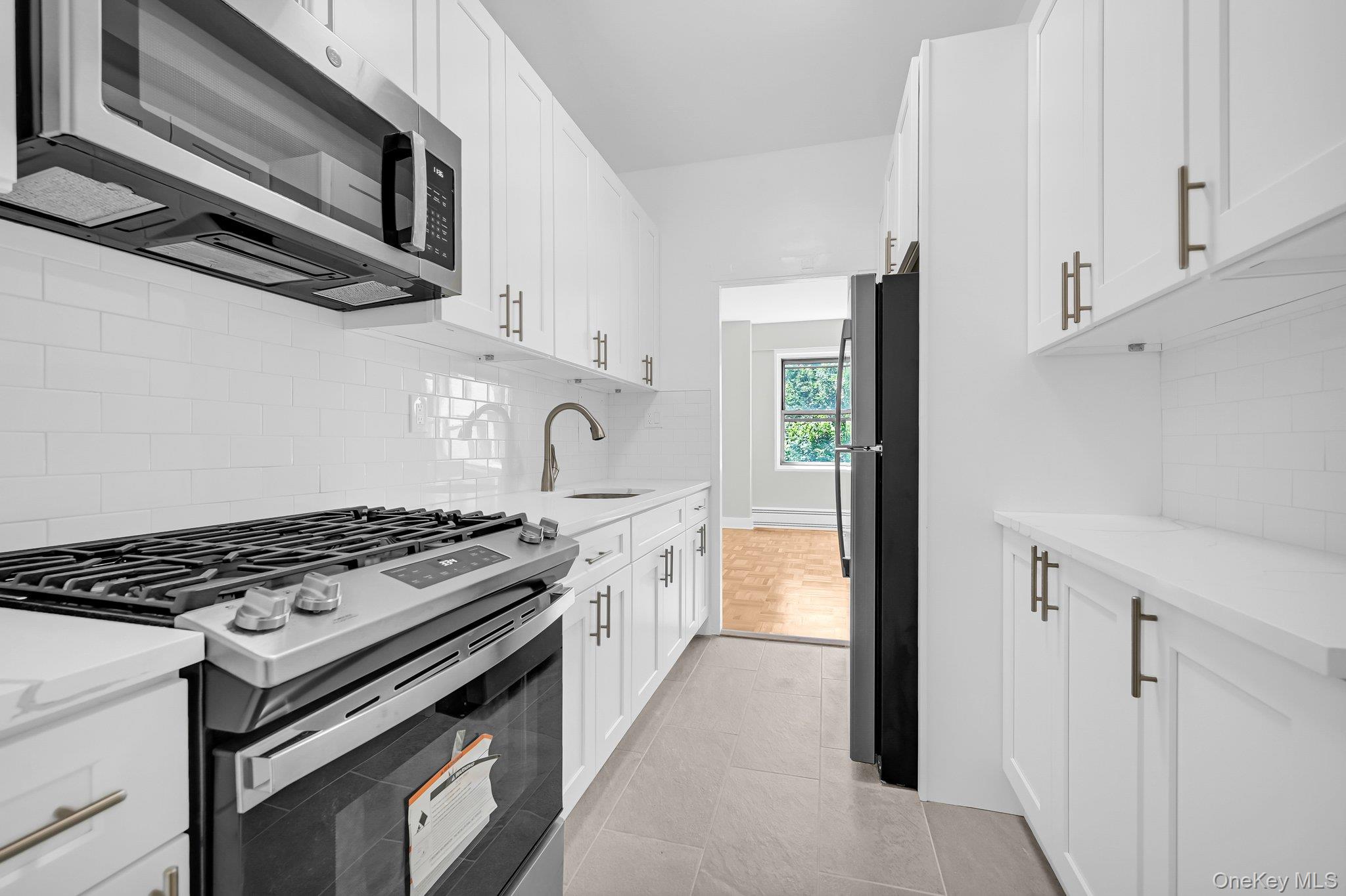 9 Fordham Hill Oval 3c Property Photo 4