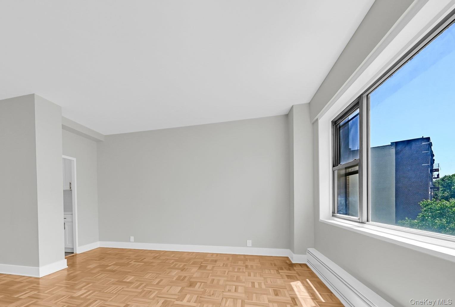 9 Fordham Hill Oval 3c Property Photo 8