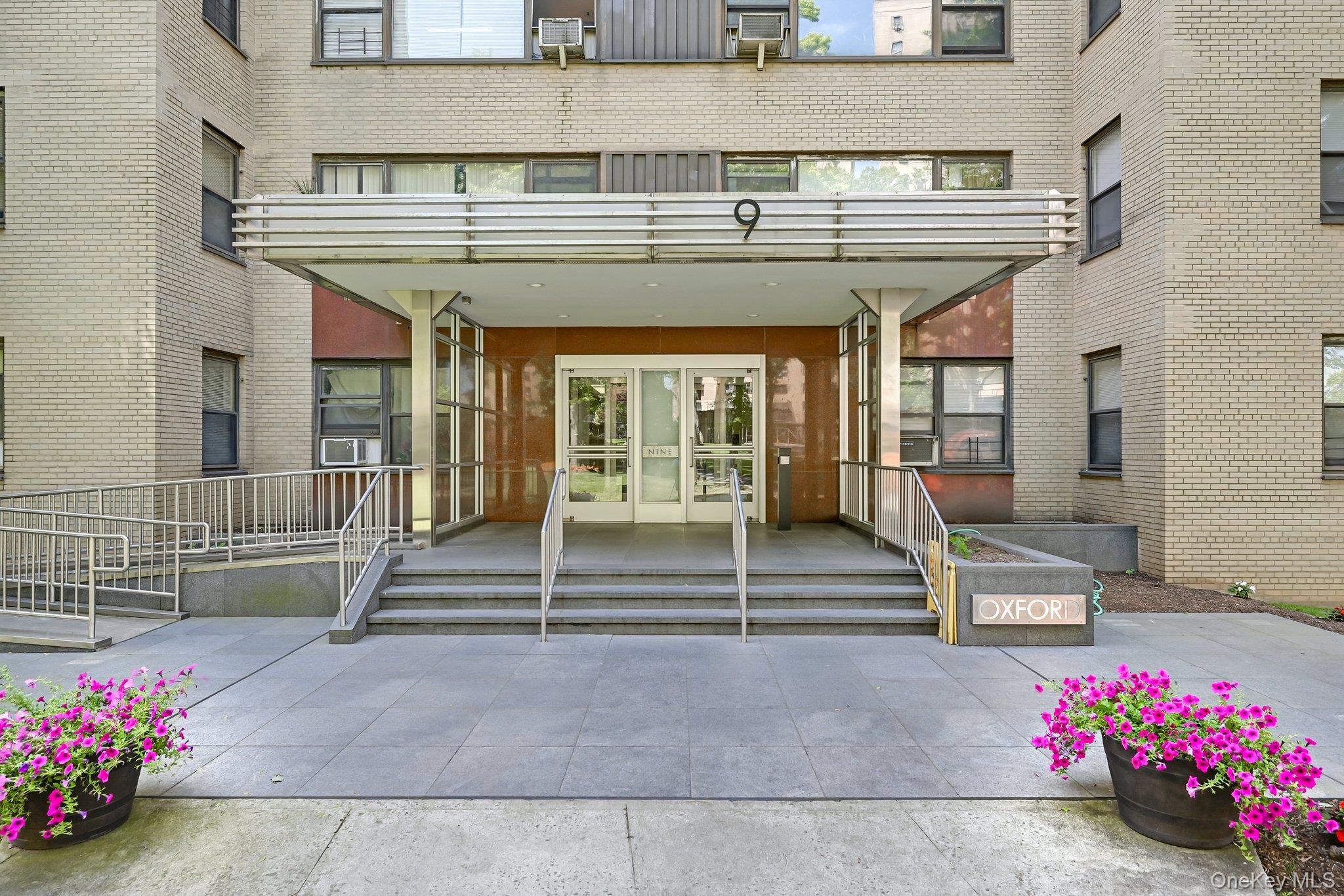 9 Fordham Hill Oval 3c Property Photo 24