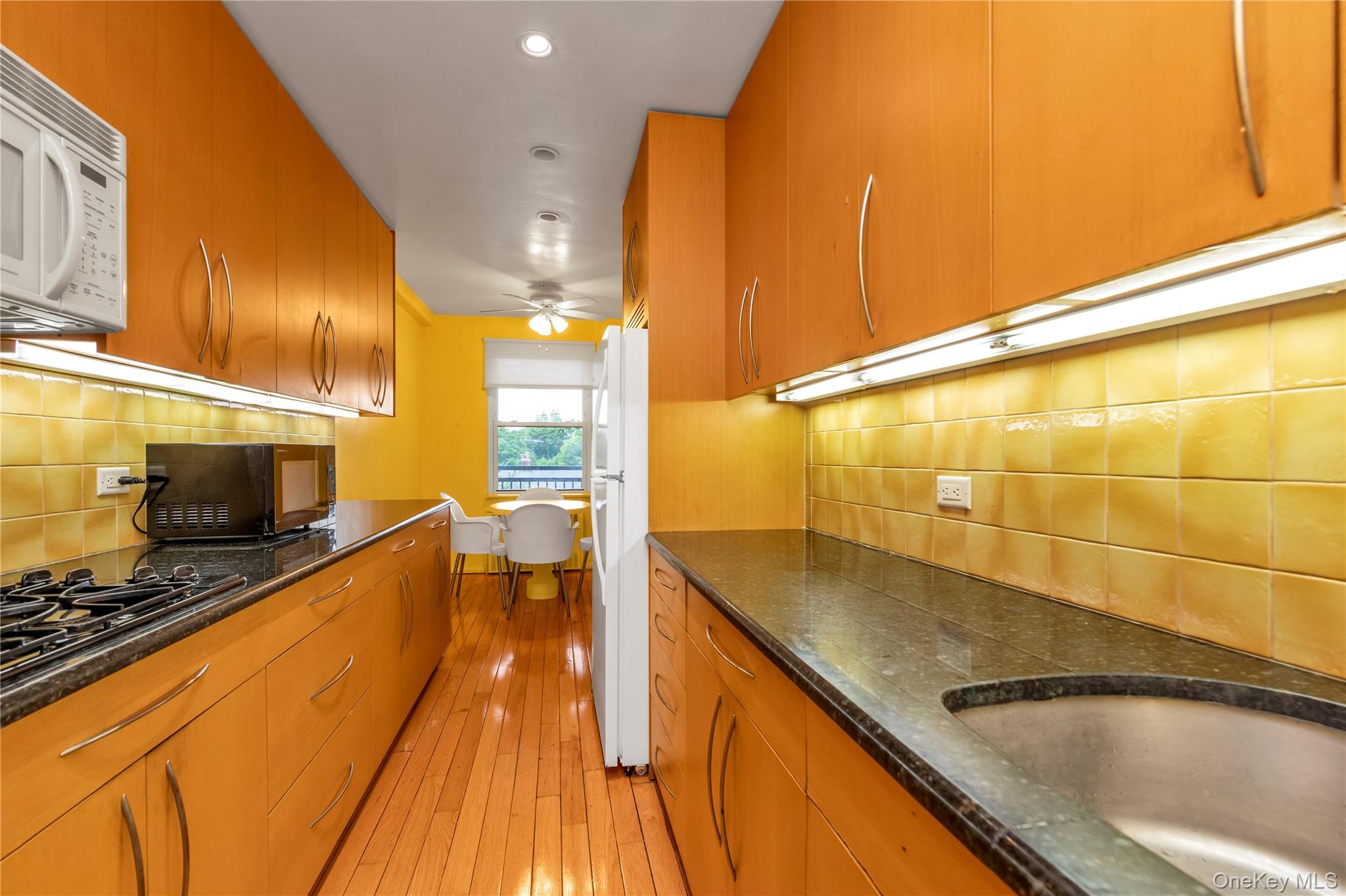 30 Stoner Avenue 3o Property Photo 1
