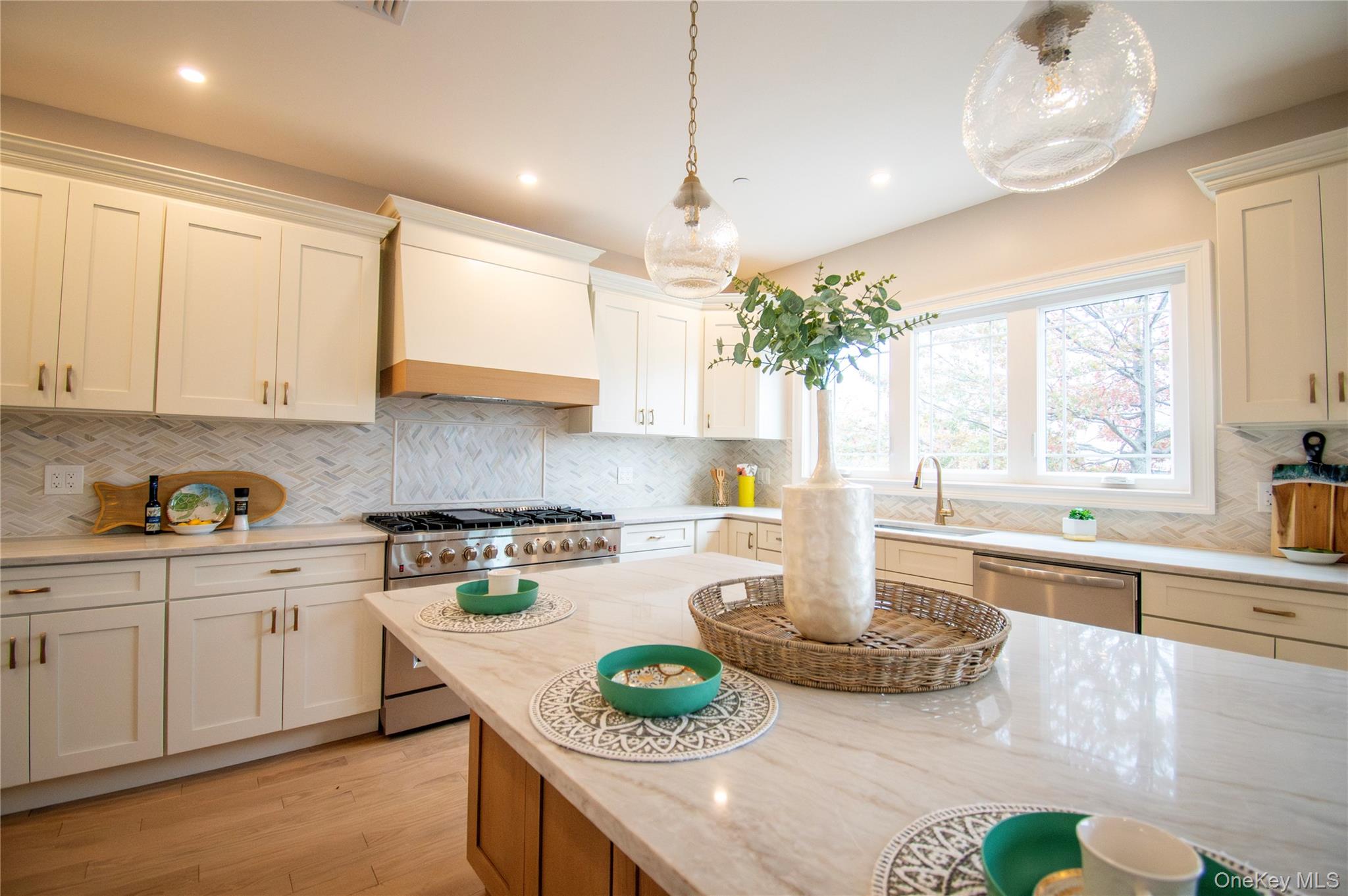300 Harbor Street Property Photo 10