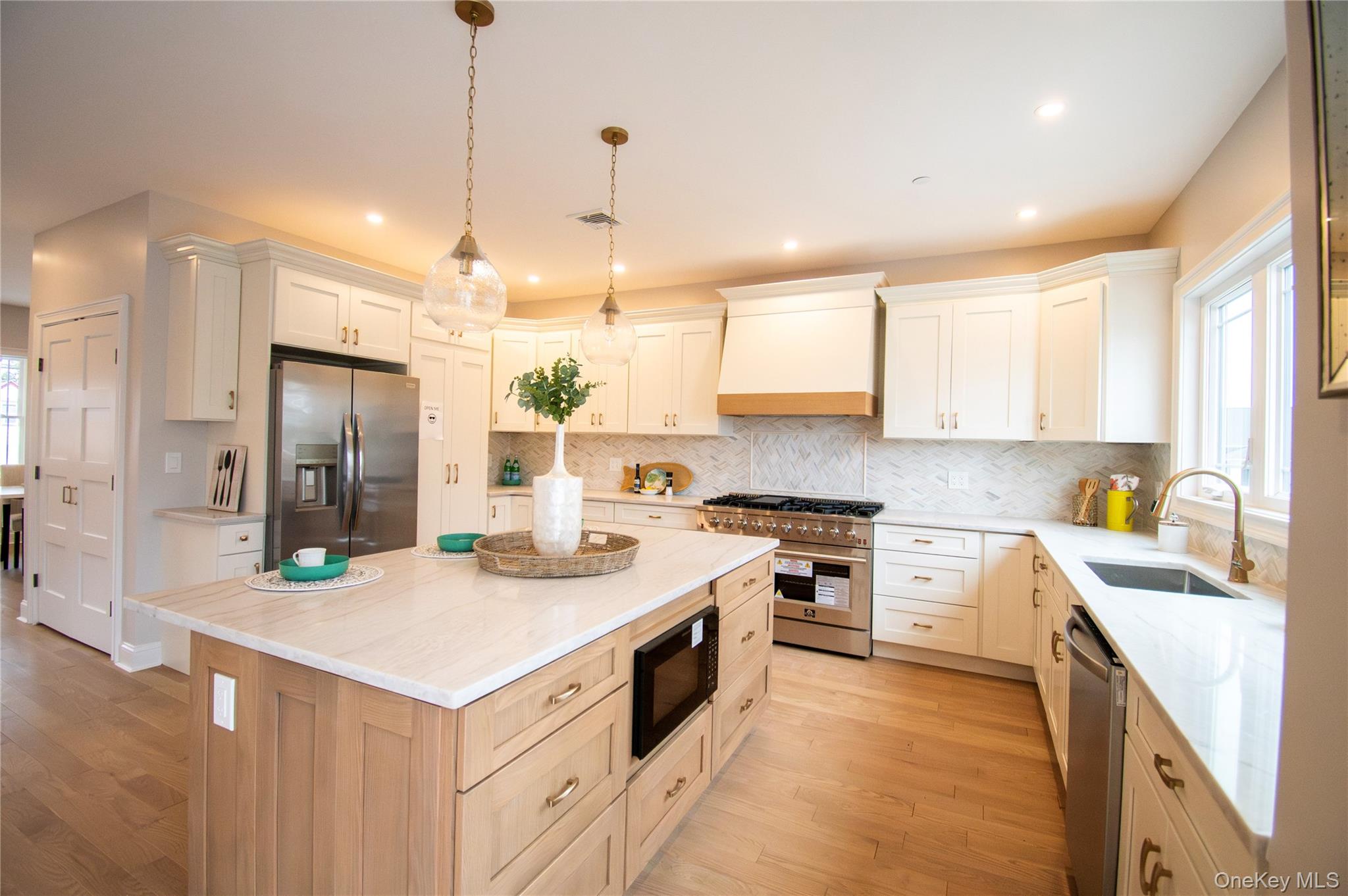 300 Harbor Street Property Photo 21