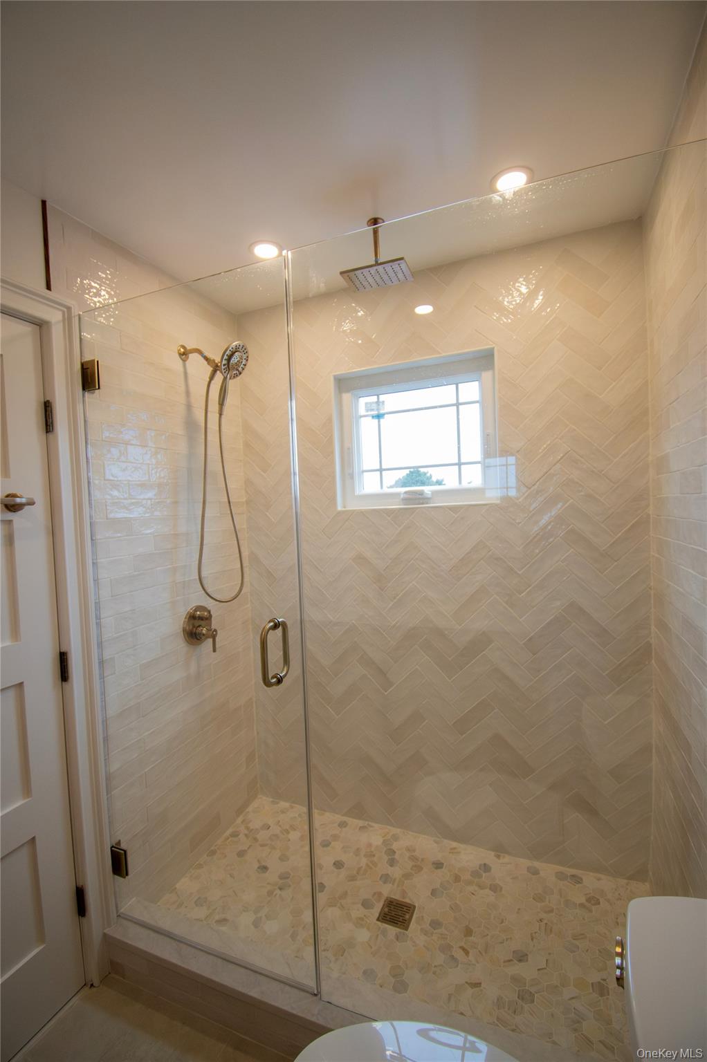 300 Harbor Street Property Photo 33
