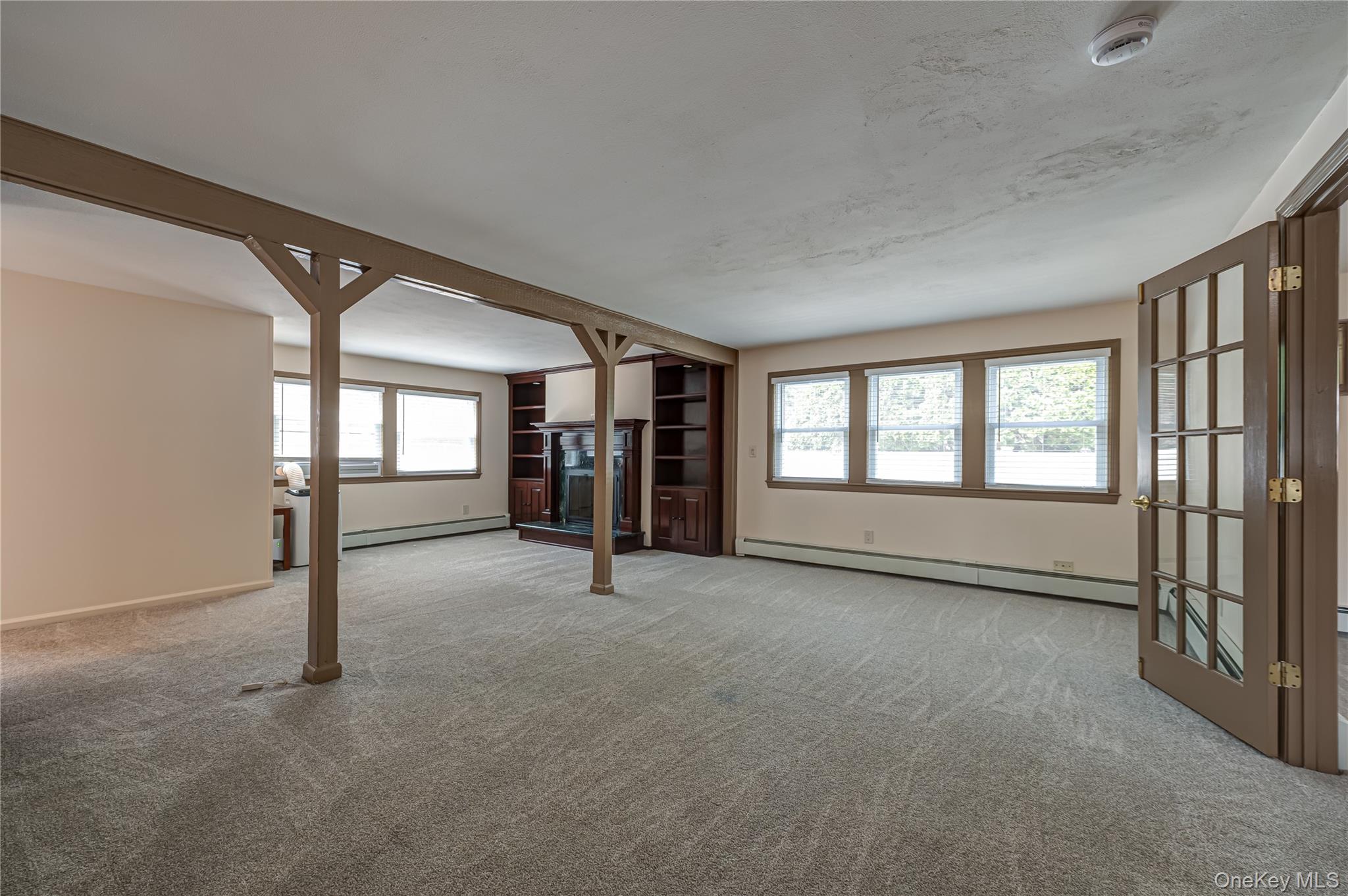 16 Sussex Lane Property Photo 16