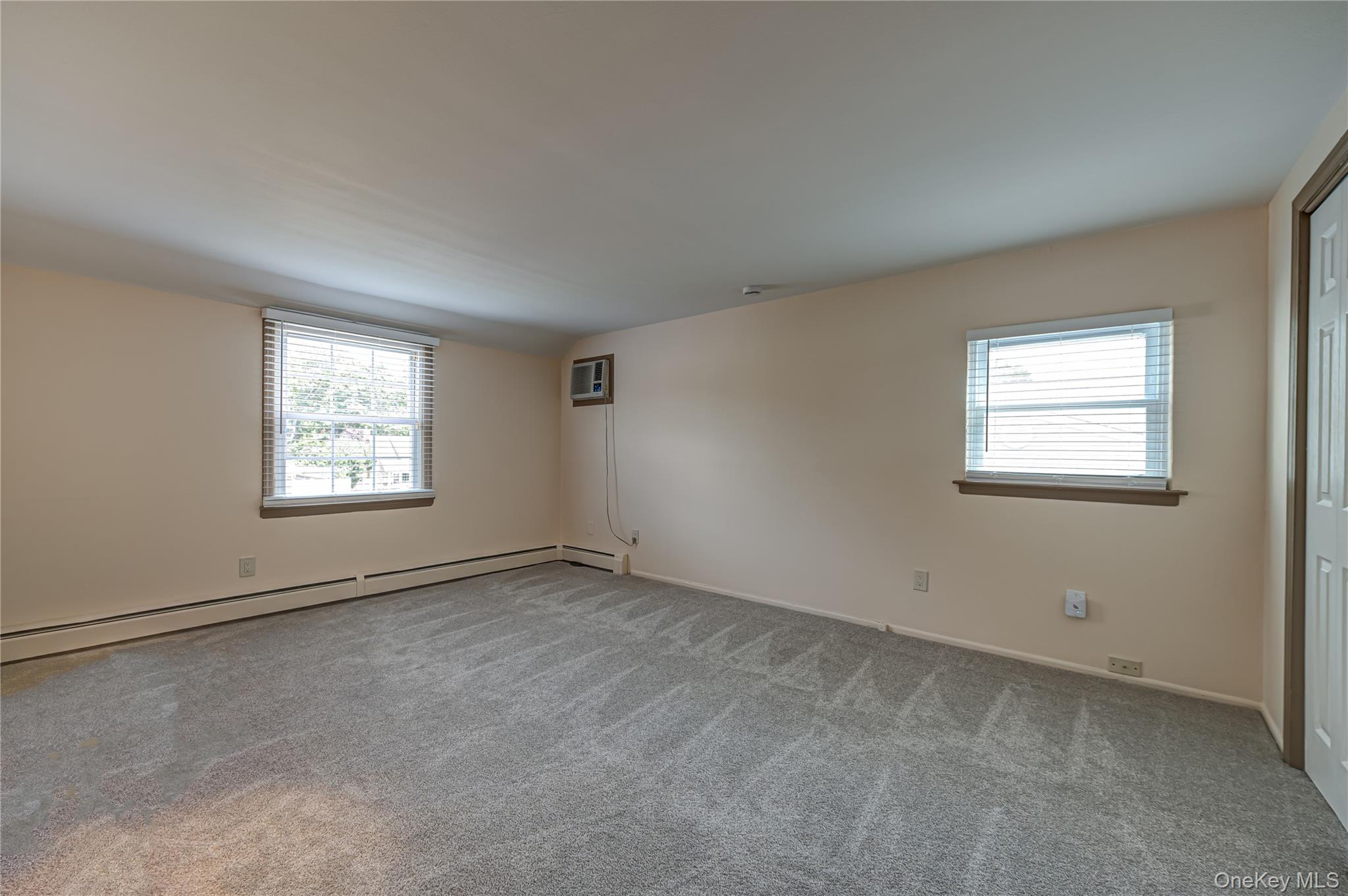 16 Sussex Lane Property Photo 28