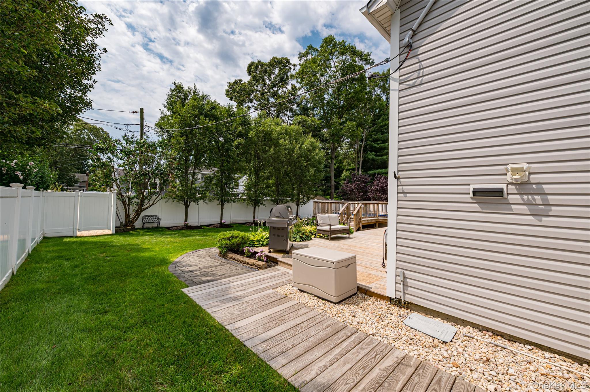 16 Sussex Lane Property Photo 33