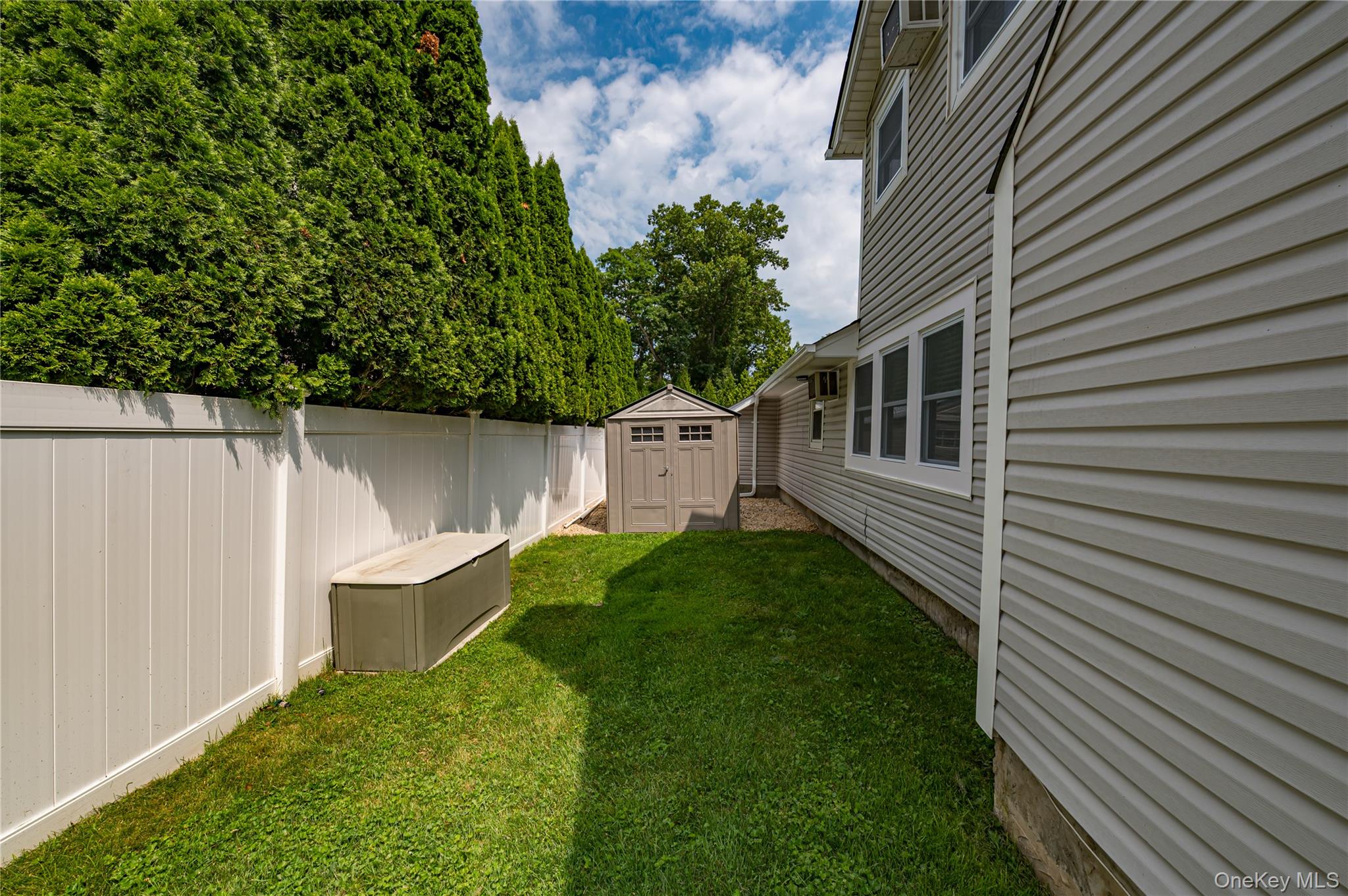16 Sussex Lane Property Photo 36