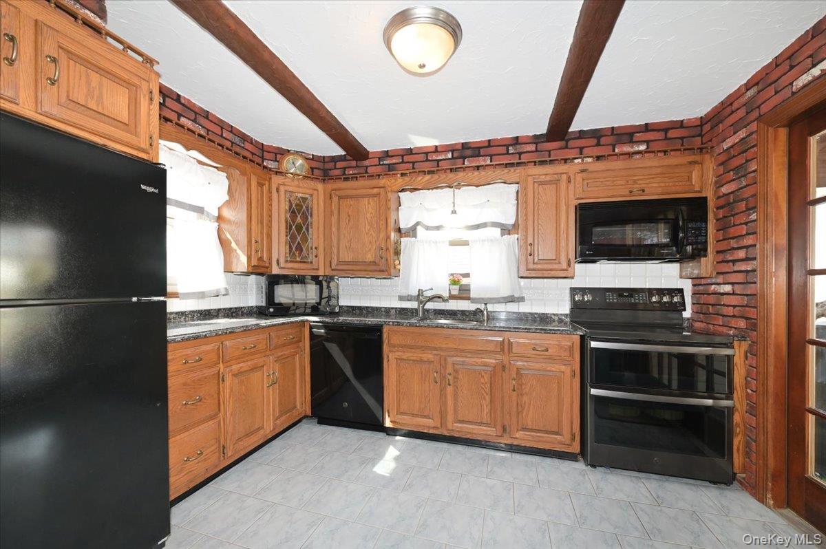 2 Oak Place Property Photo 13