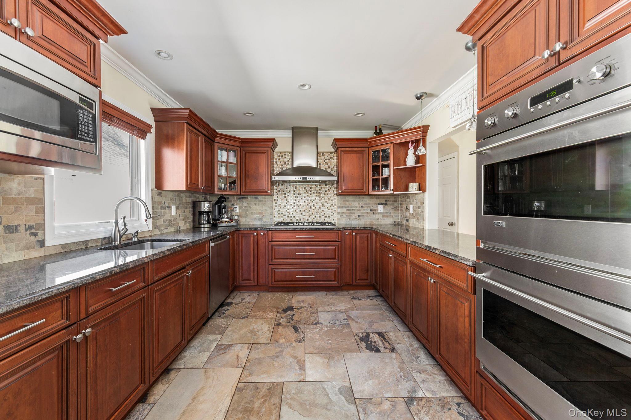 8227 265th Street Property Photo 4