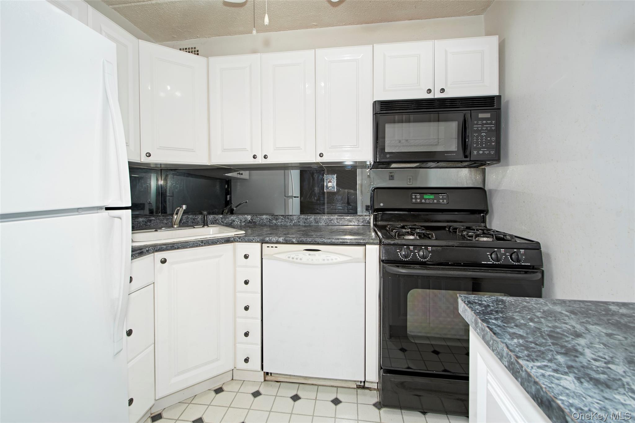 480 Halstead Avenue 4v Property Photo 11