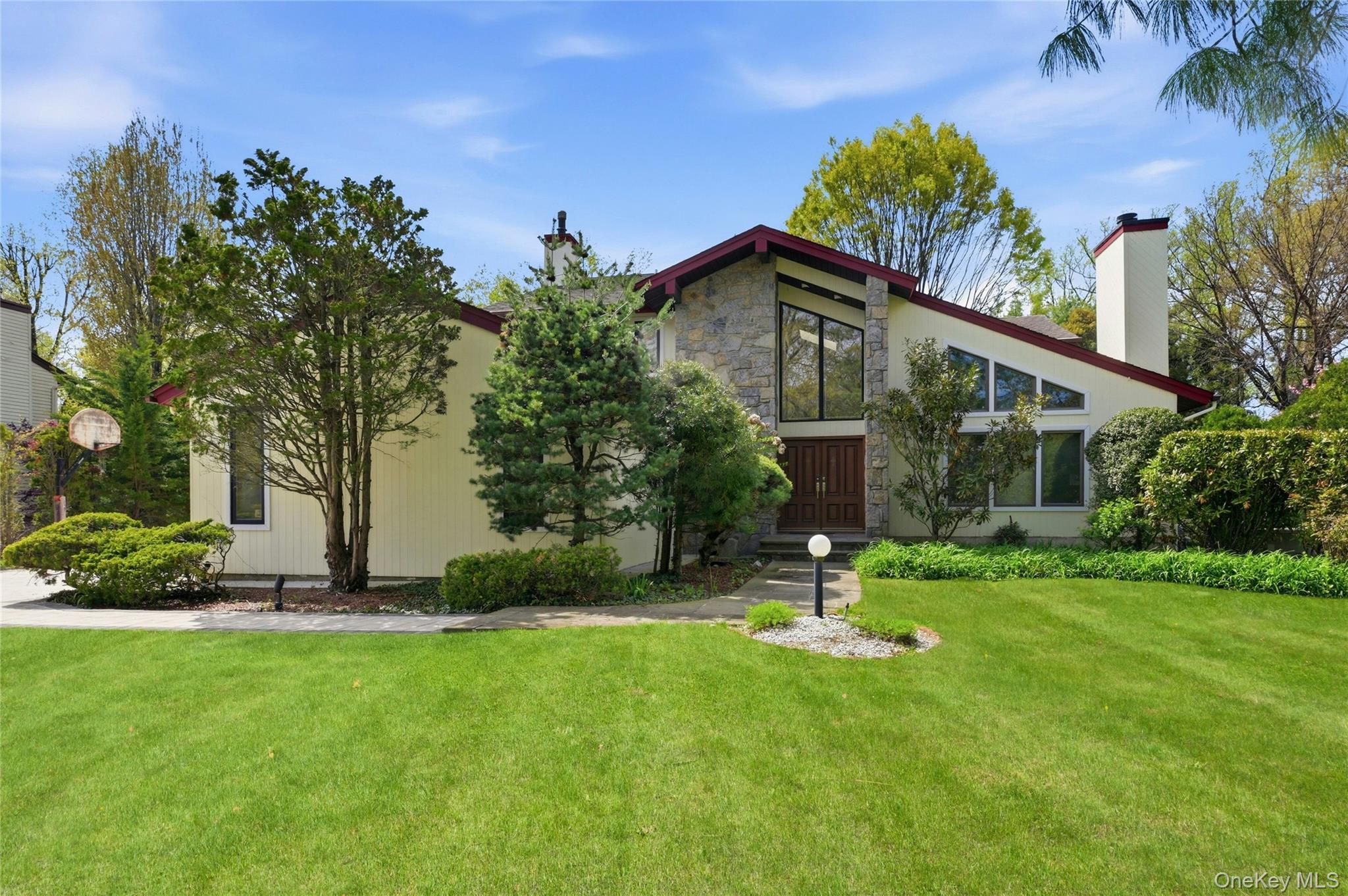 18 Aldgate Drive Property Photo 2