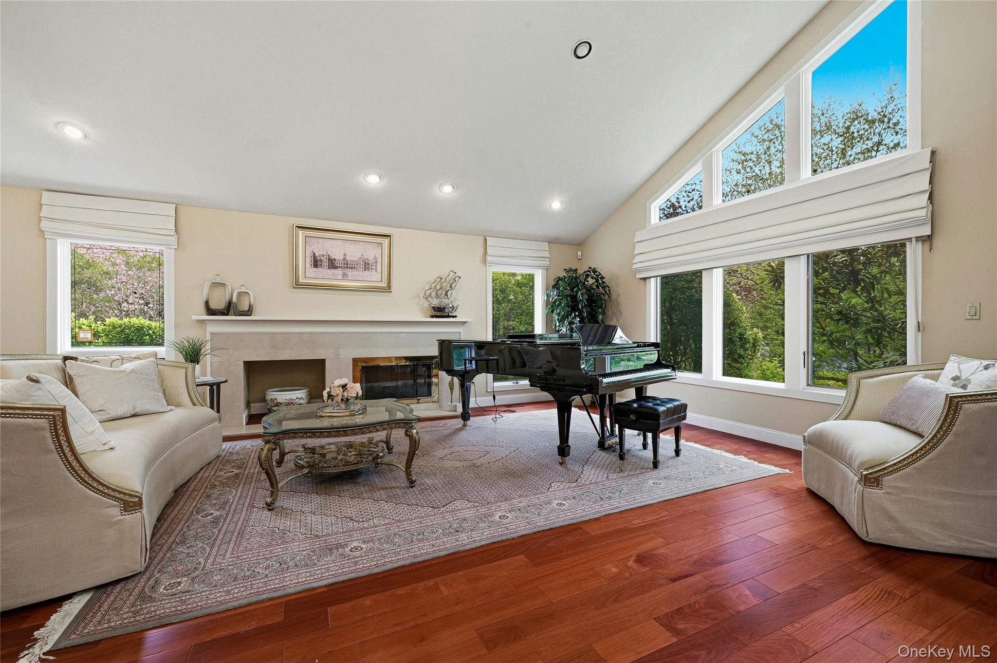 18 Aldgate Drive Property Photo 9