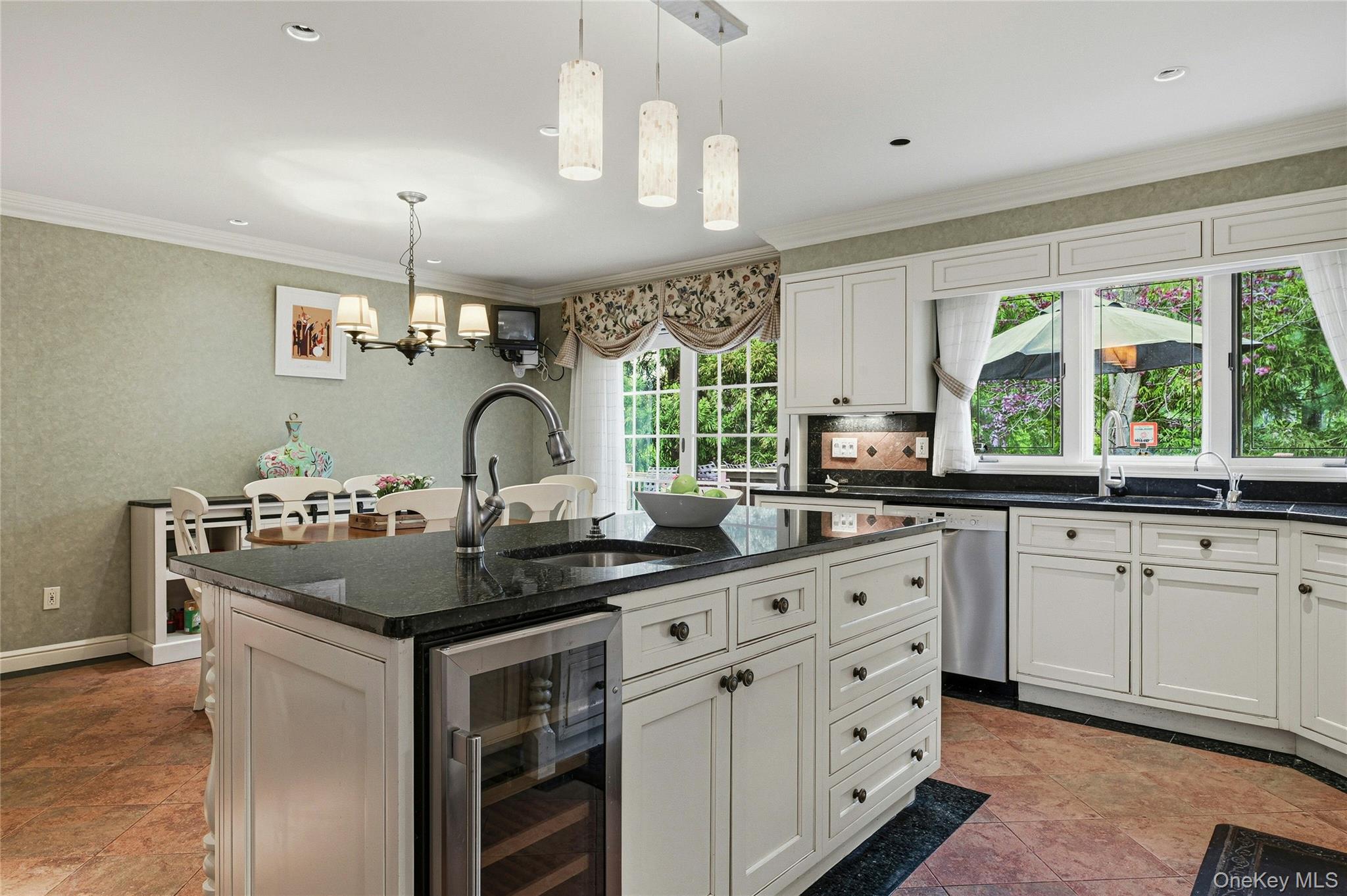 18 Aldgate Drive Property Photo 16