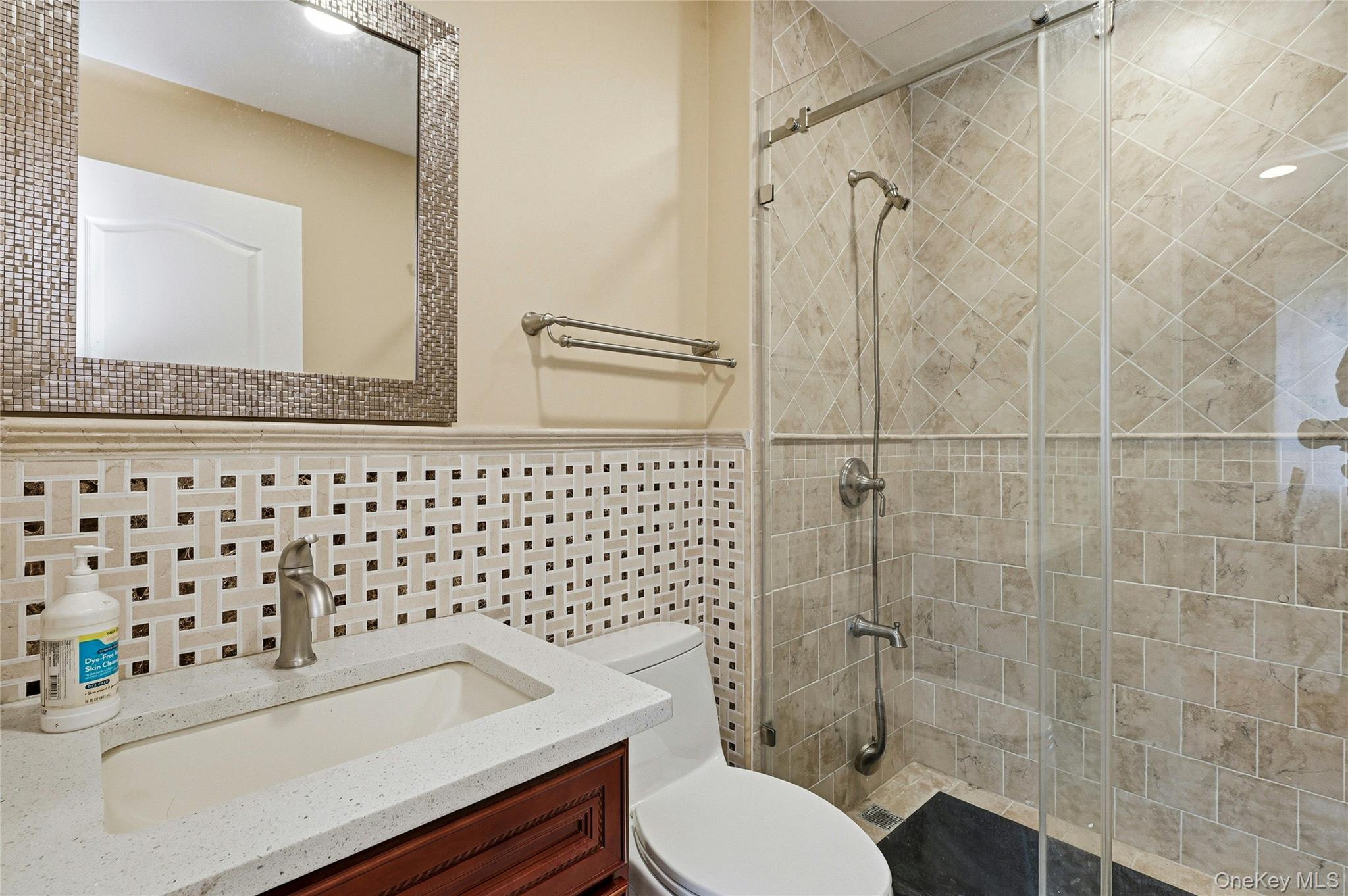 18 Aldgate Drive Property Photo 21
