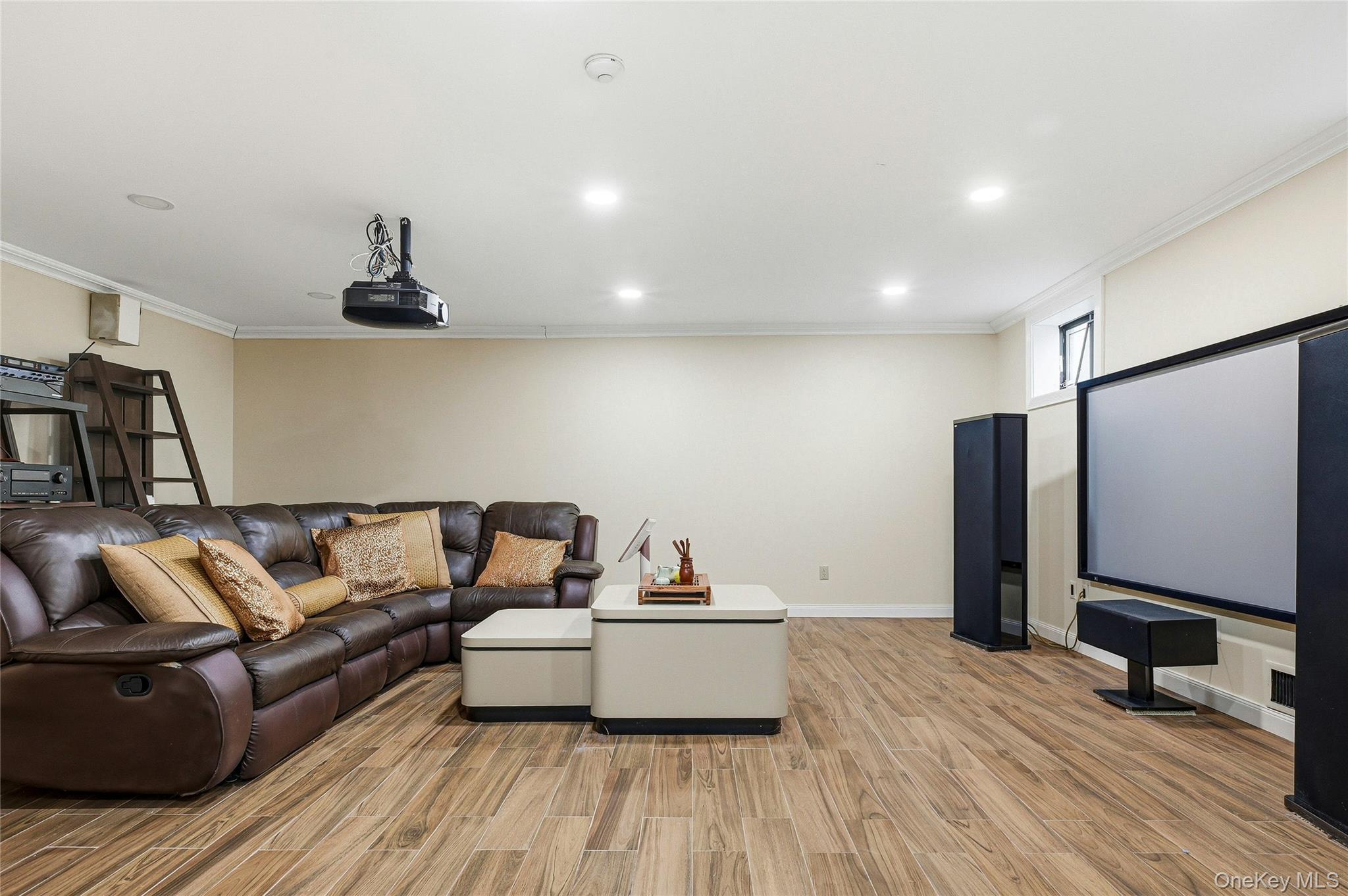 18 Aldgate Drive Property Photo 31
