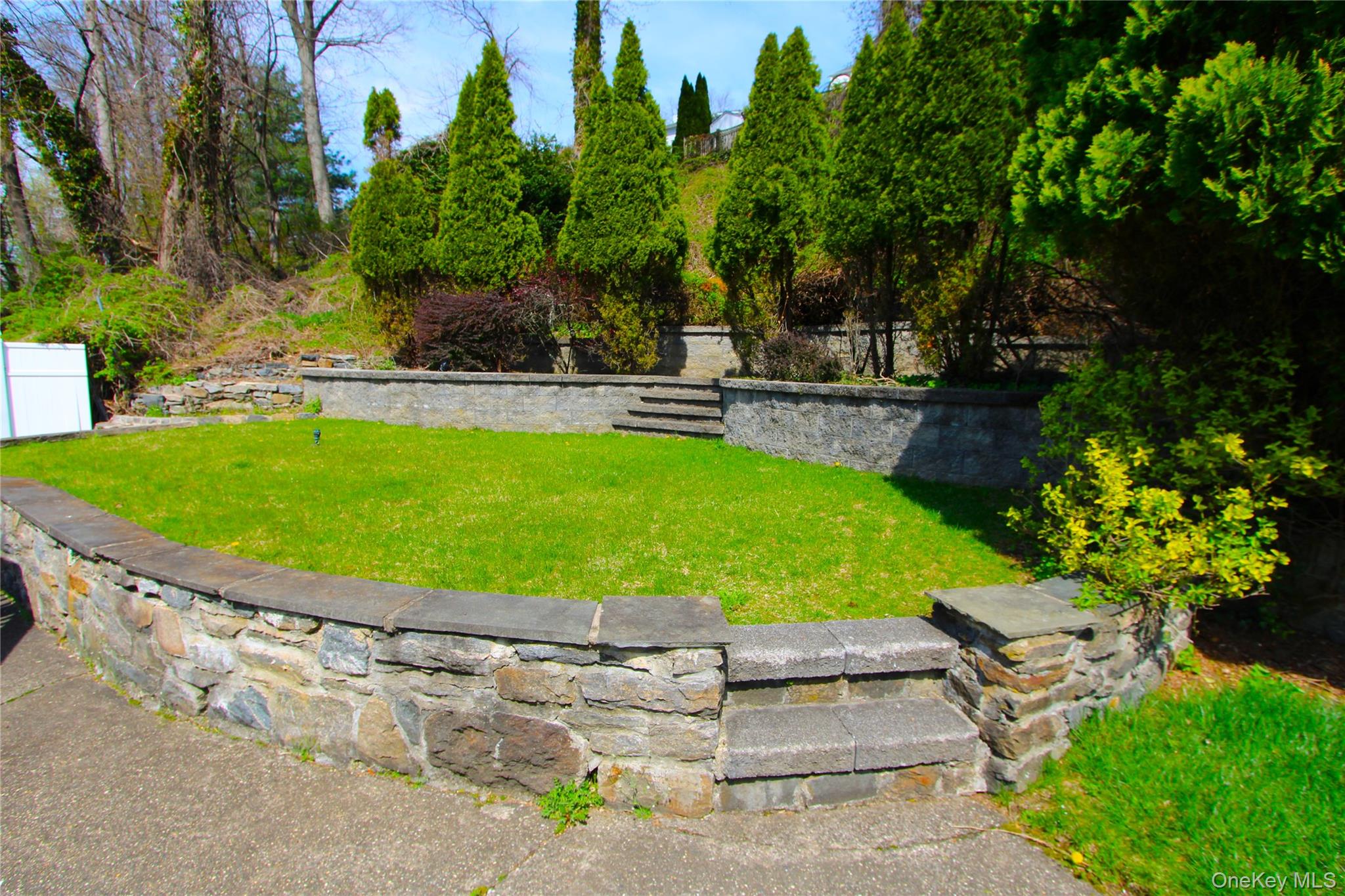 170 Pembrook Drive Property Photo 4