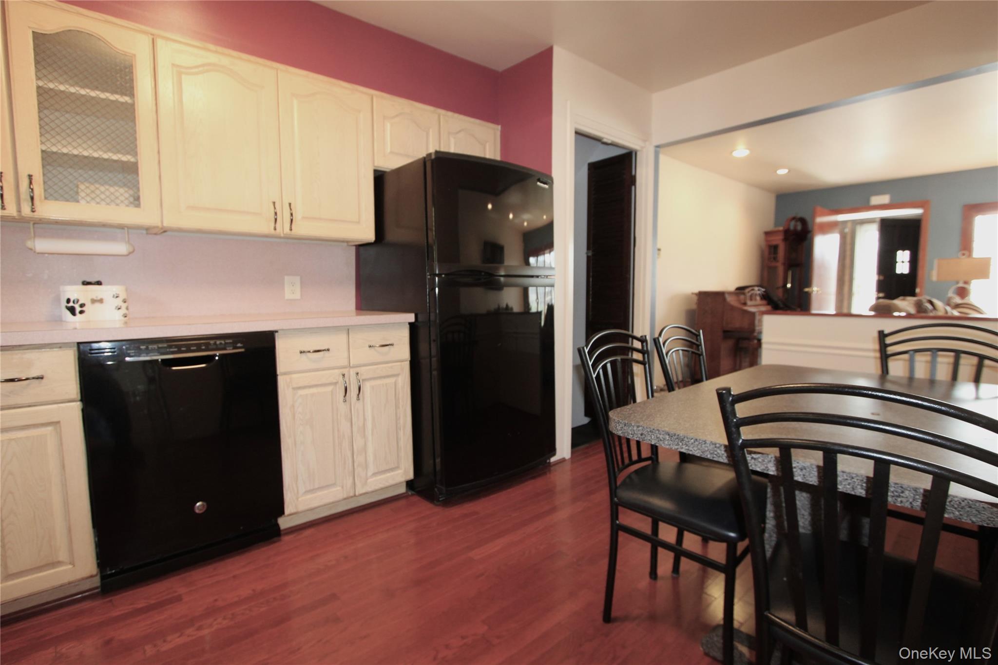 170 Pembrook Drive Property Photo 7