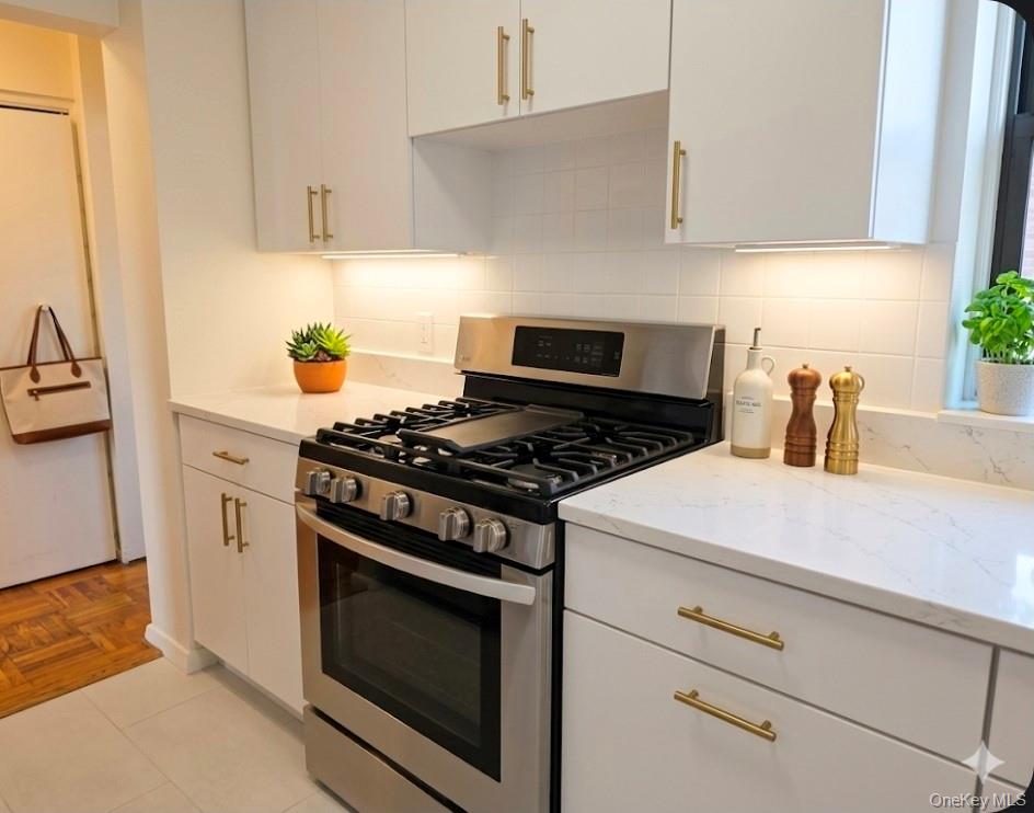 1853 Central Park Avenue 3j Property Photo 11