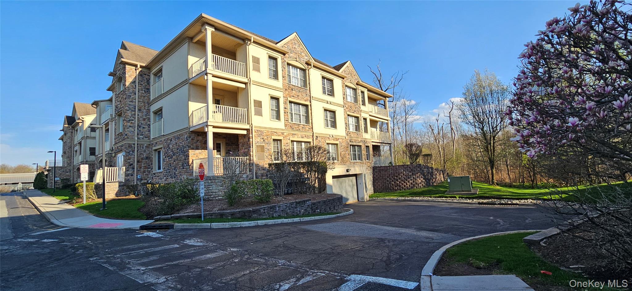 24 N De Baun Avenue 303 Property Photo 24