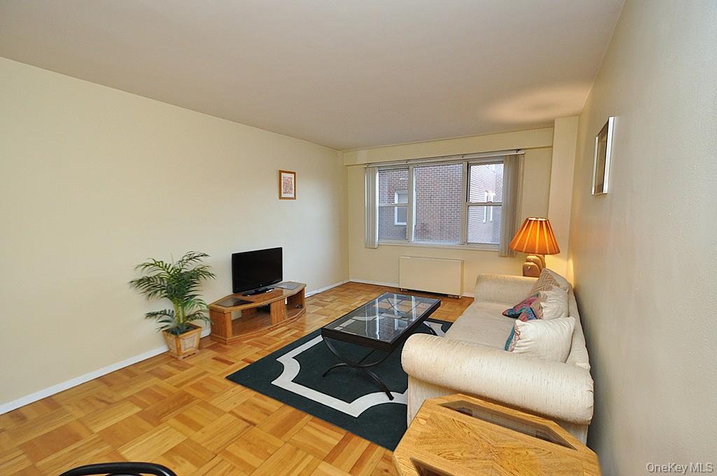 260 Garth Road 4a5 Property Photo 4