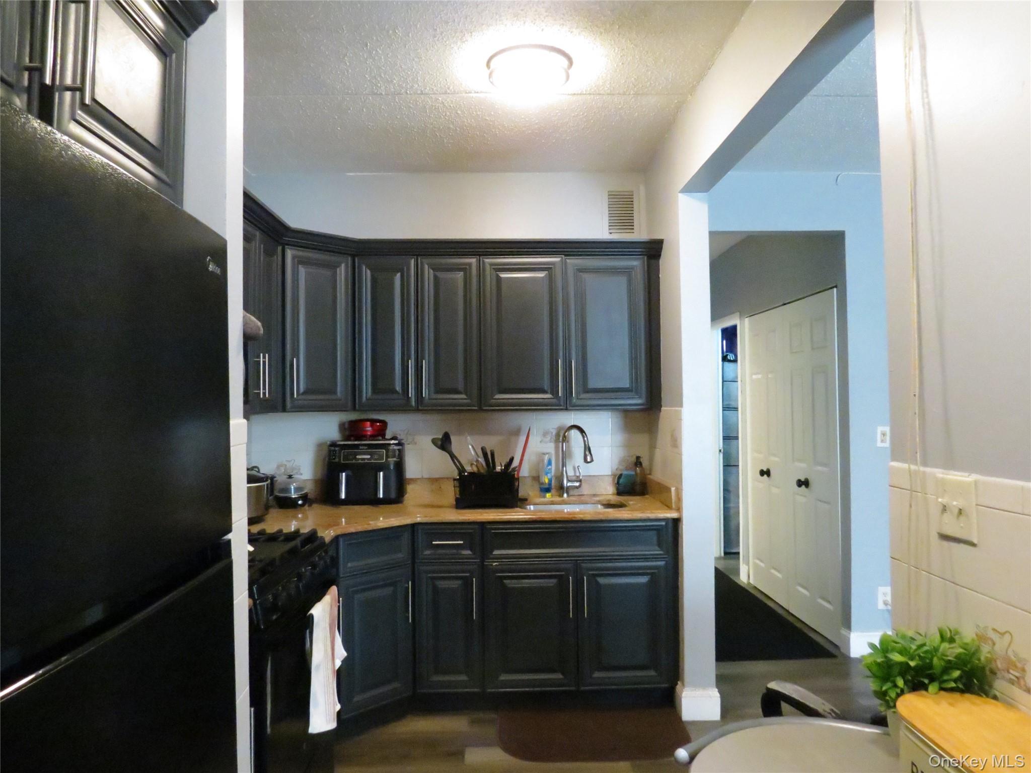 522 E 159th Street 2b Property Photo 4