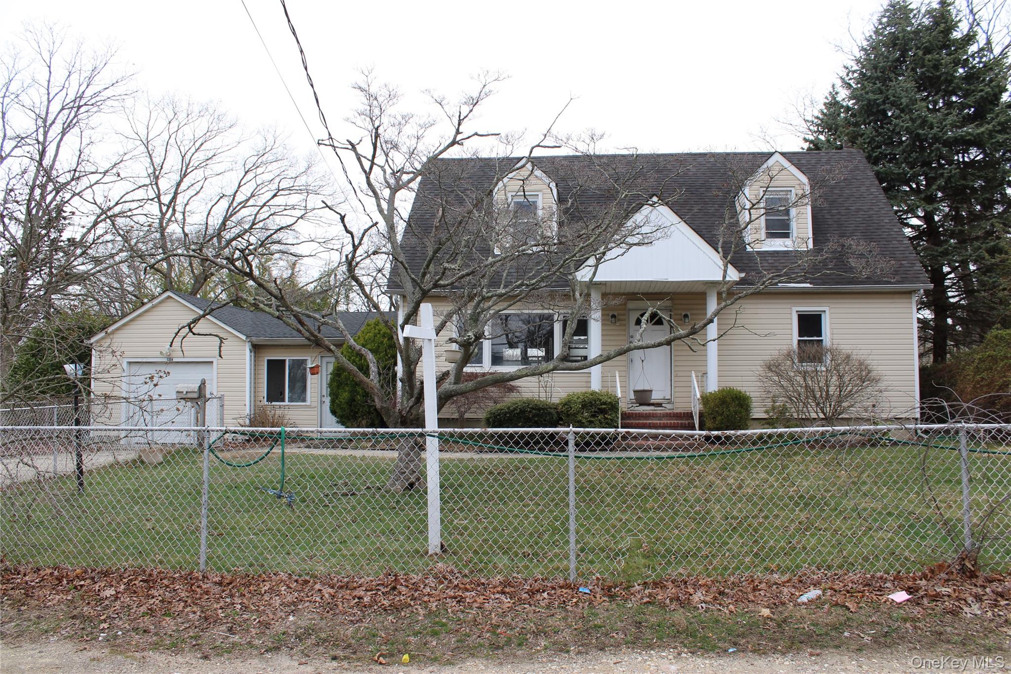 1354 Manor Lane Property Photo 1