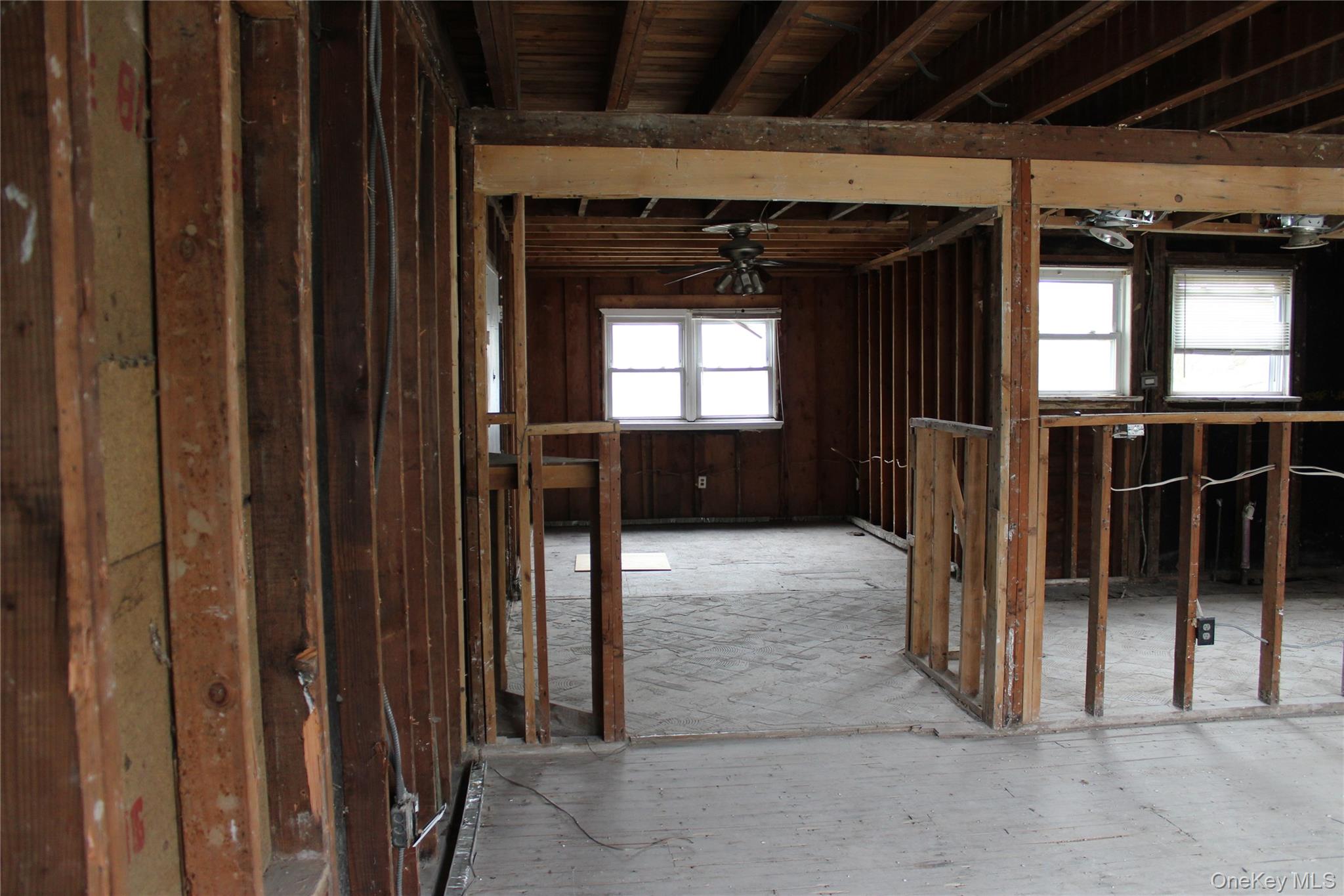 1354 Manor Lane Property Photo 6