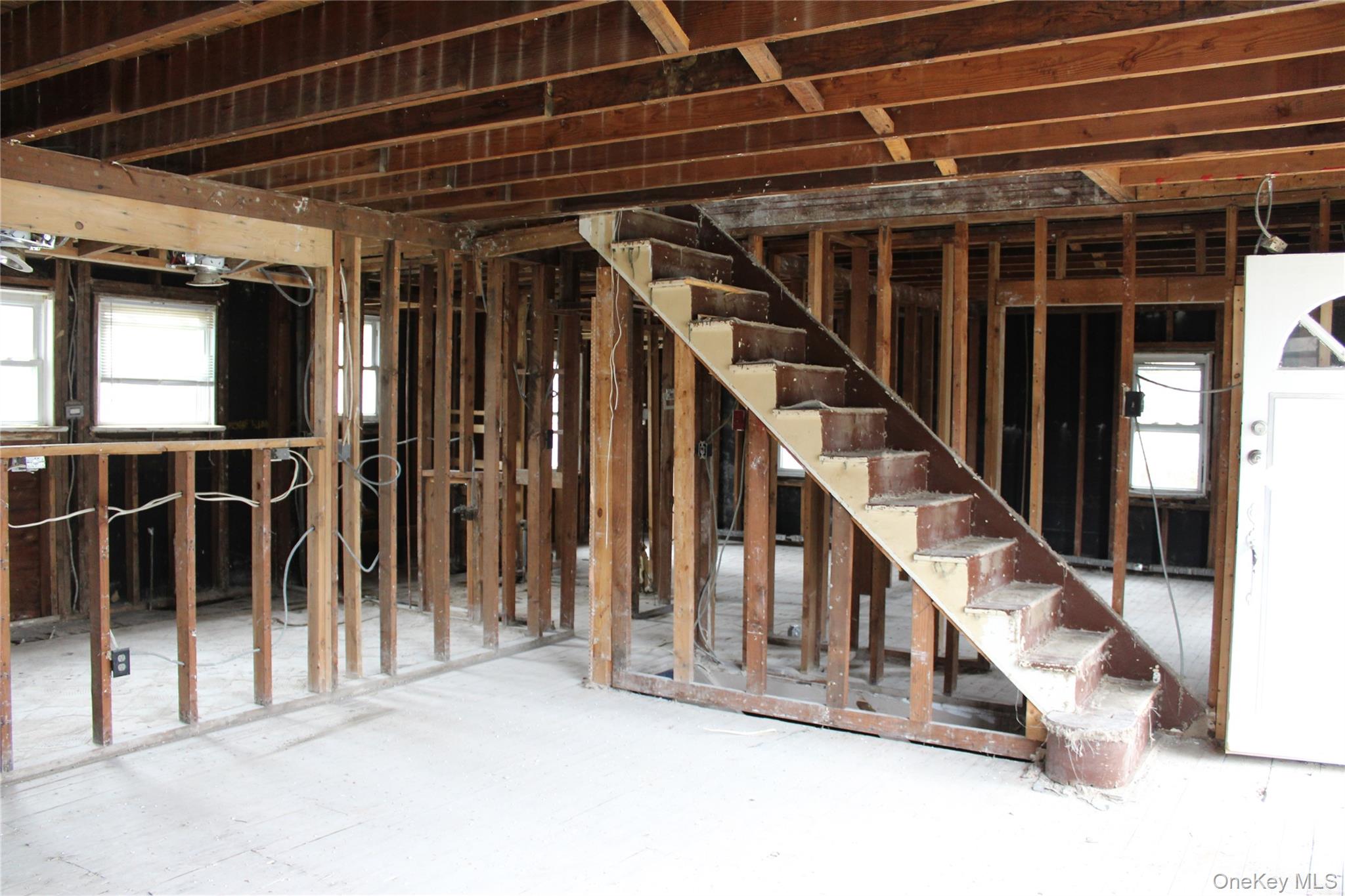 1354 Manor Lane Property Photo 7