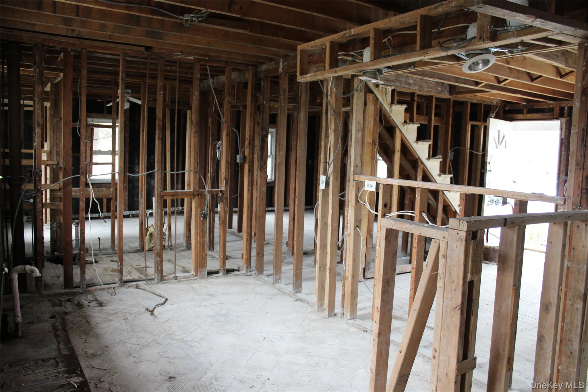 1354 Manor Lane Property Photo 8