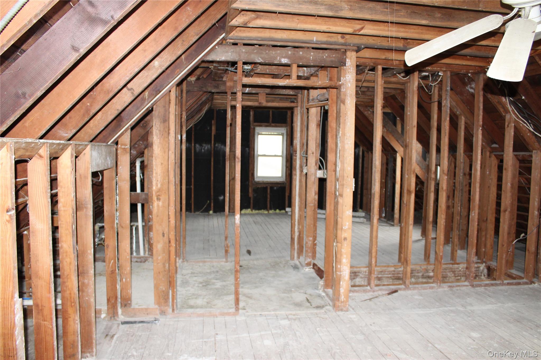 1354 Manor Lane Property Photo 9