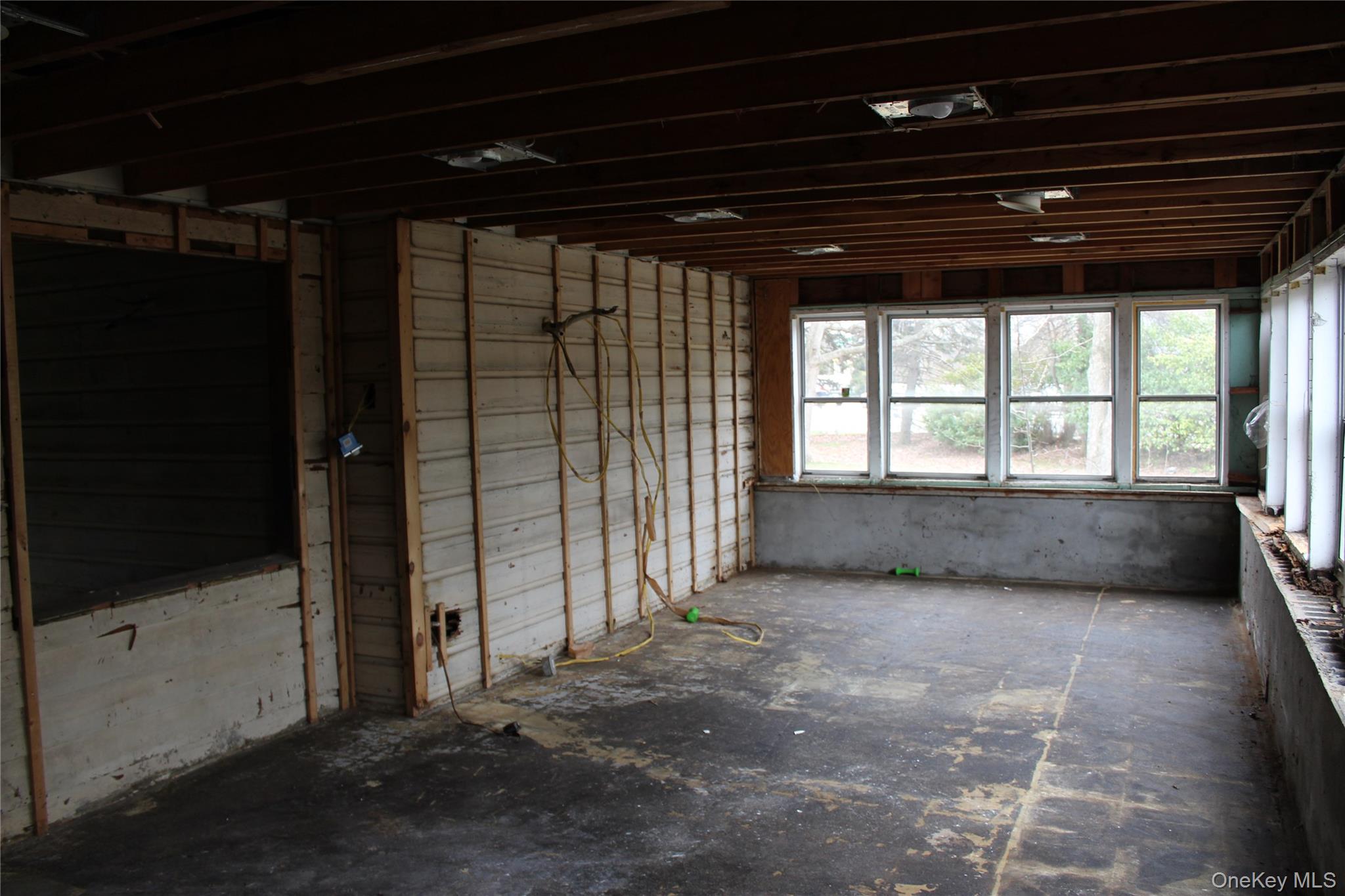 1354 Manor Lane Property Photo 11