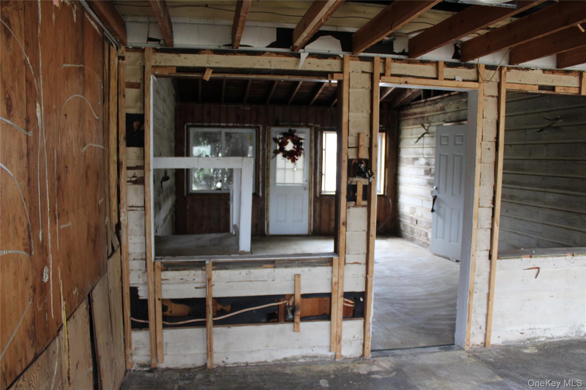 1354 Manor Lane Property Photo 12