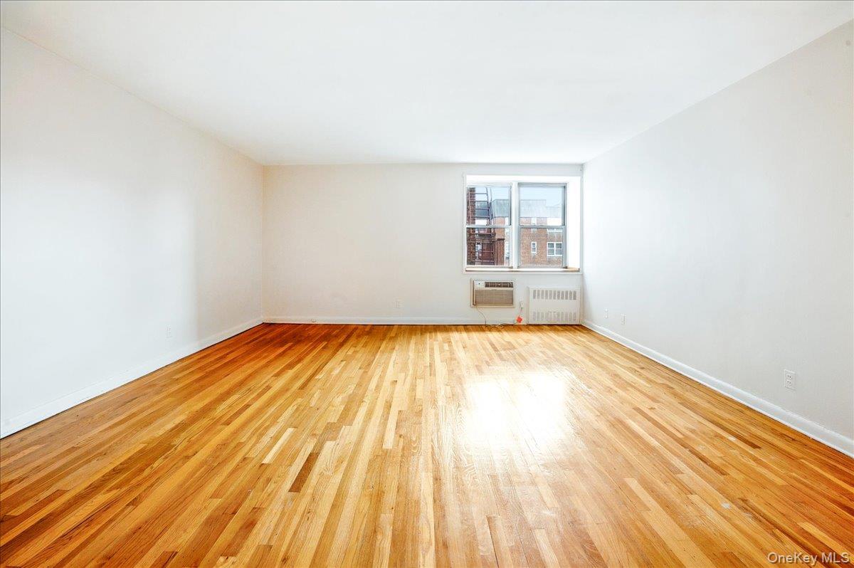 2 Sadore Lane 6m Property Photo 3
