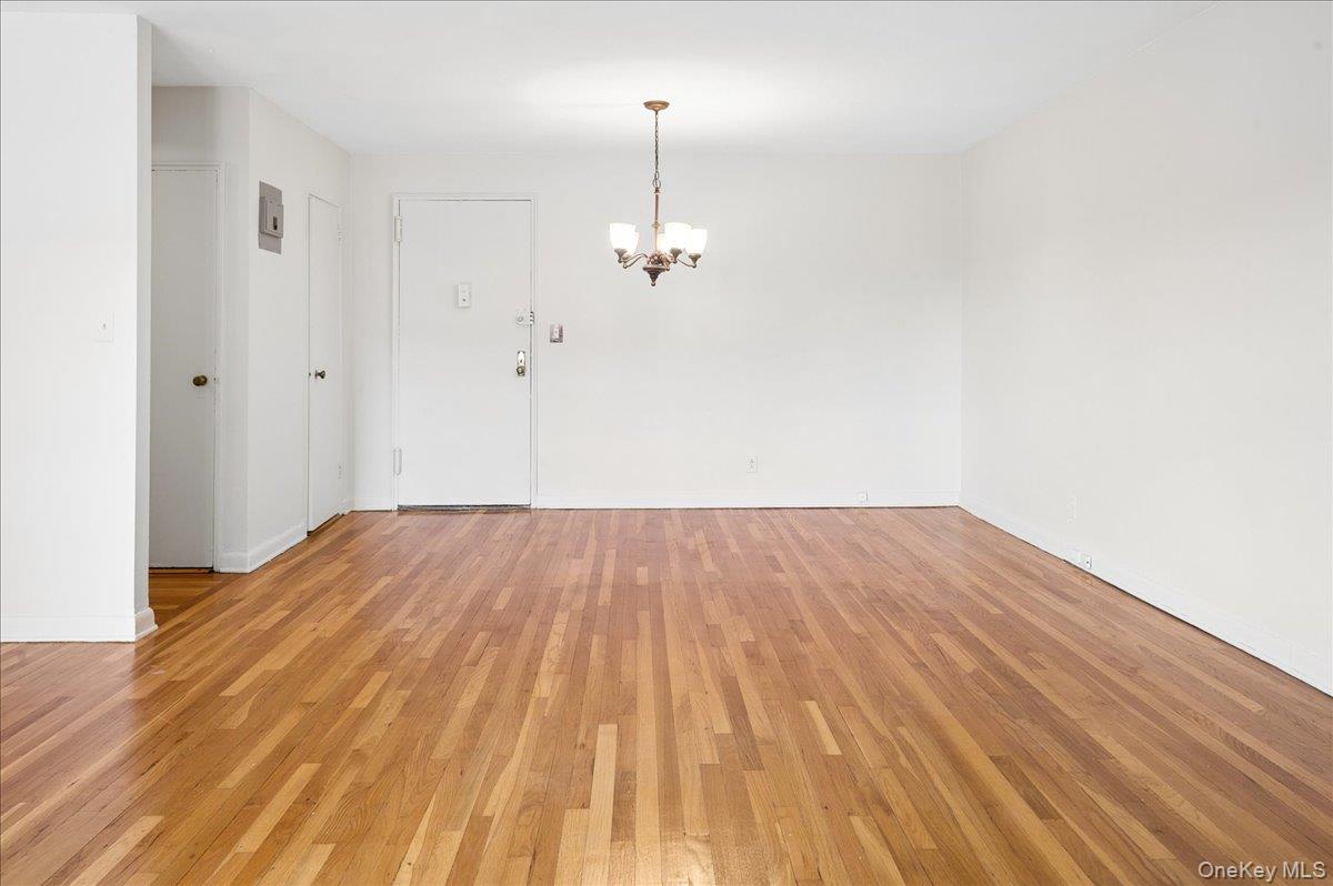 2 Sadore Lane 6m Property Photo 6