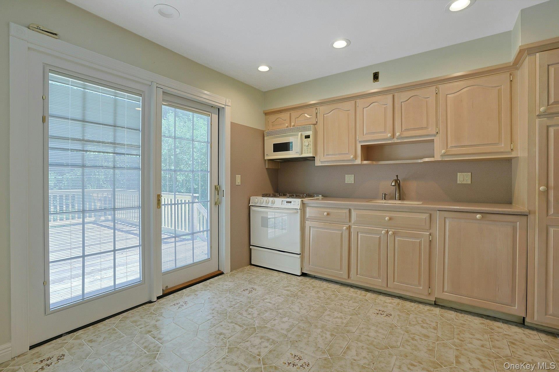 19 Von Beaste Lane Property Photo 14