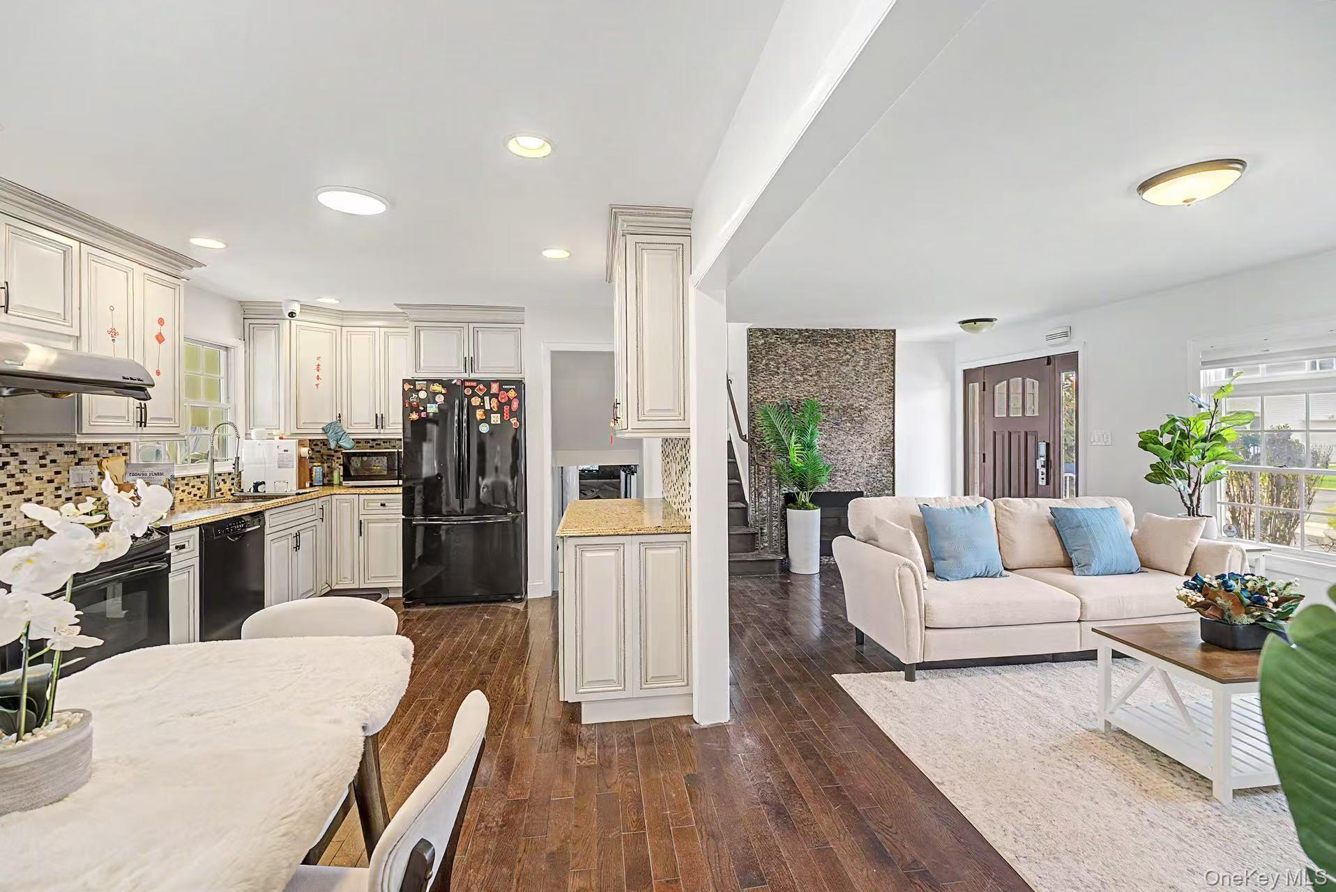 357 Gates Avenue Property Photo 18