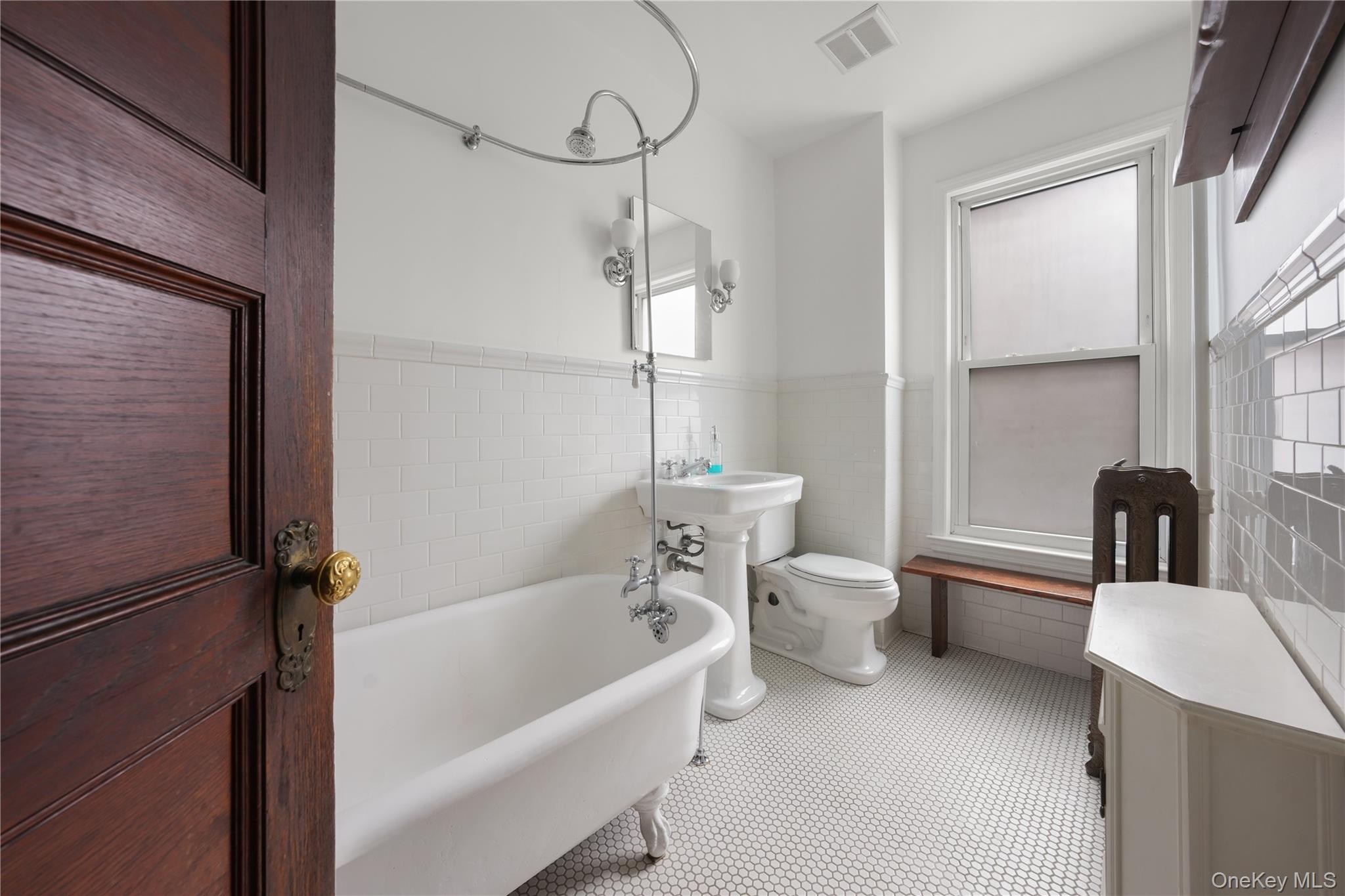 3020 Bainbridge Avenue Property Photo 17