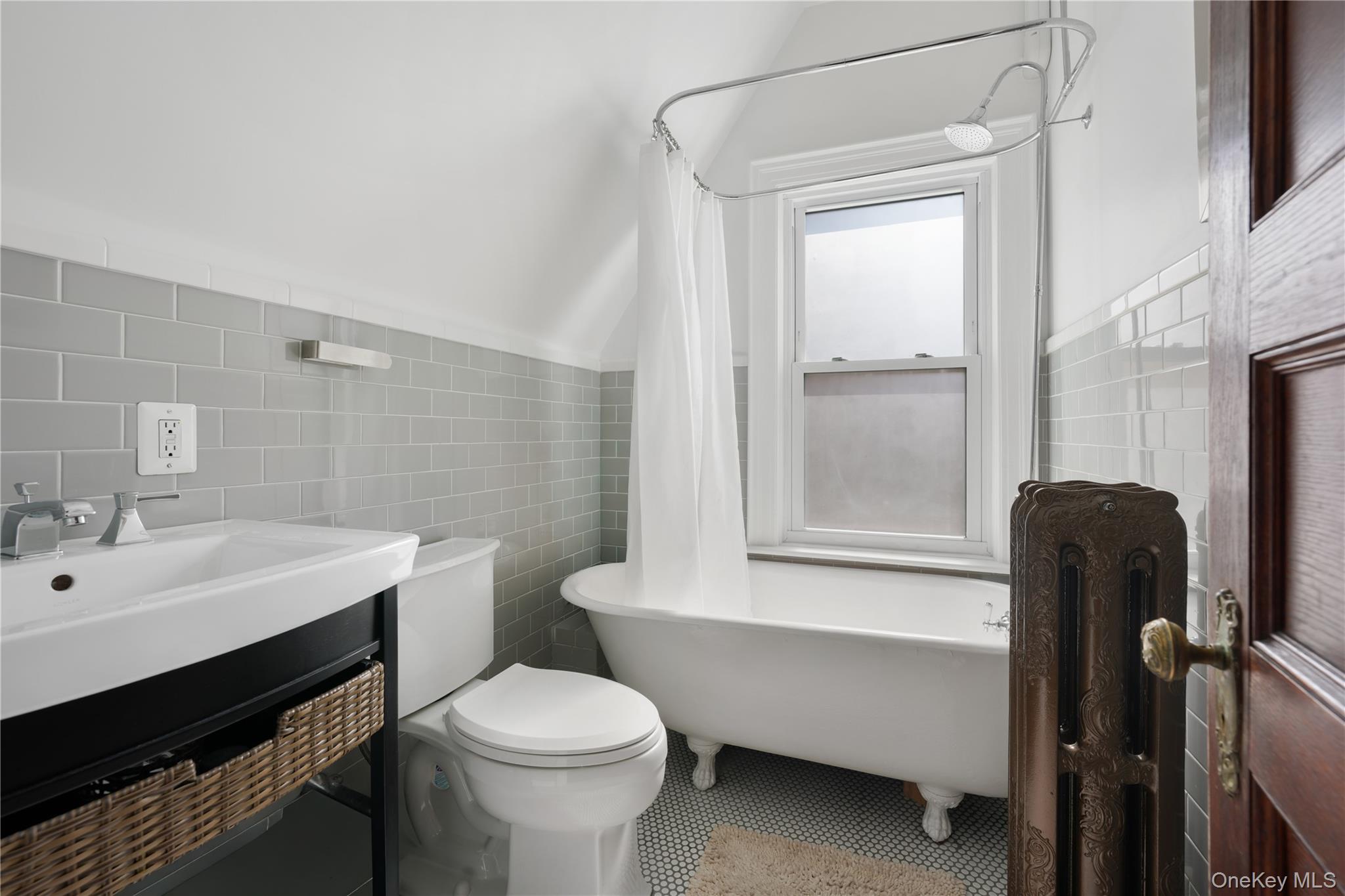 3020 Bainbridge Avenue Property Photo 20
