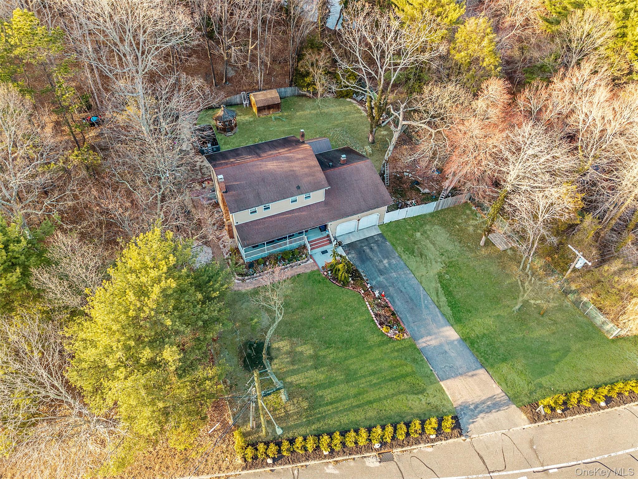 231 W Woodside Avenue Property Photo 2
