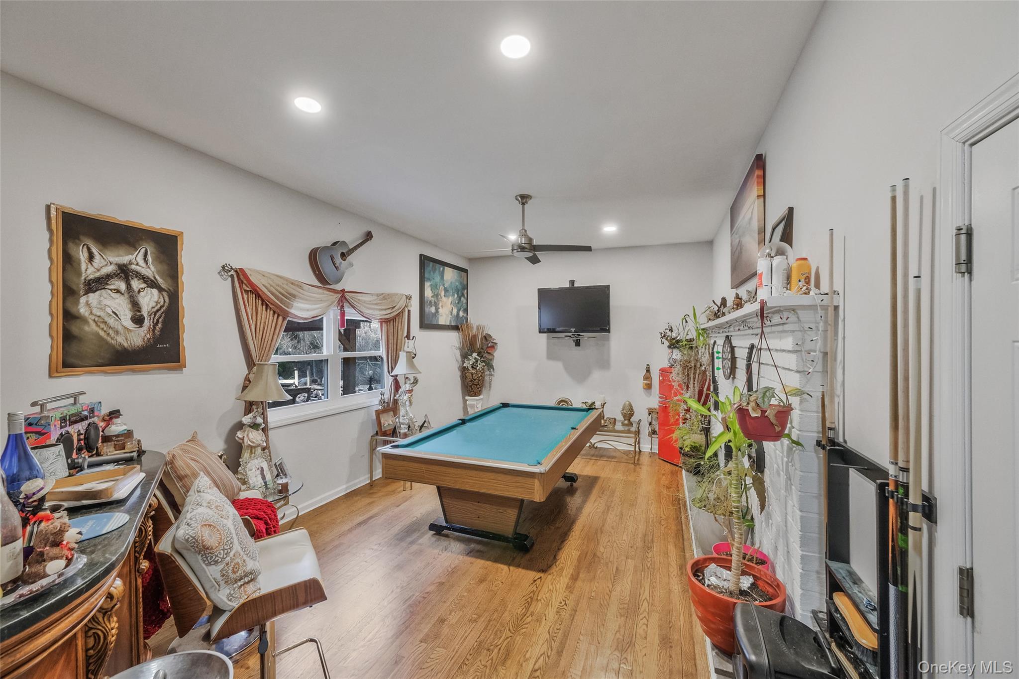 231 W Woodside Avenue Property Photo 10