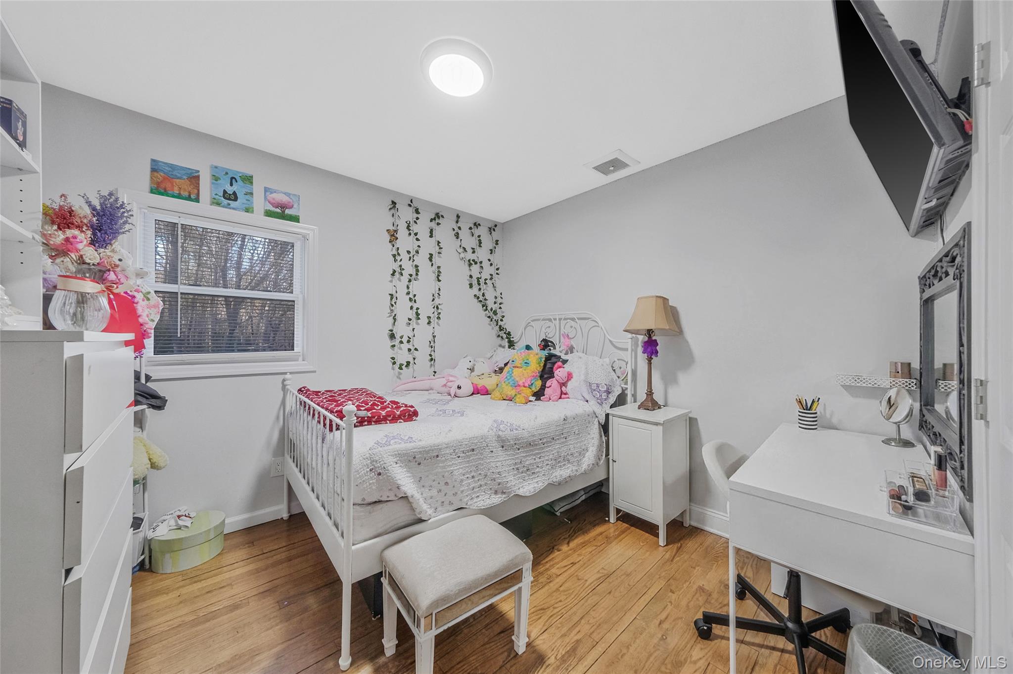 231 W Woodside Avenue Property Photo 11