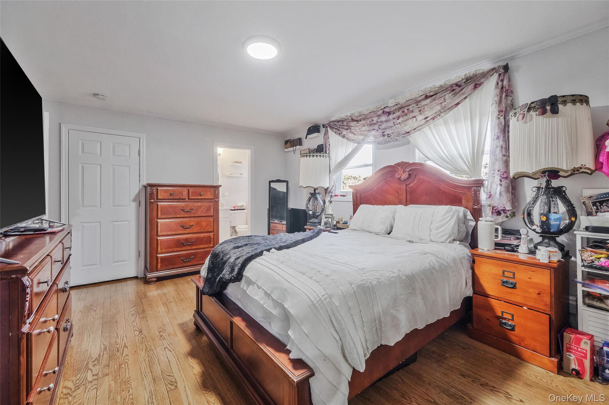 231 W Woodside Avenue Property Photo 12