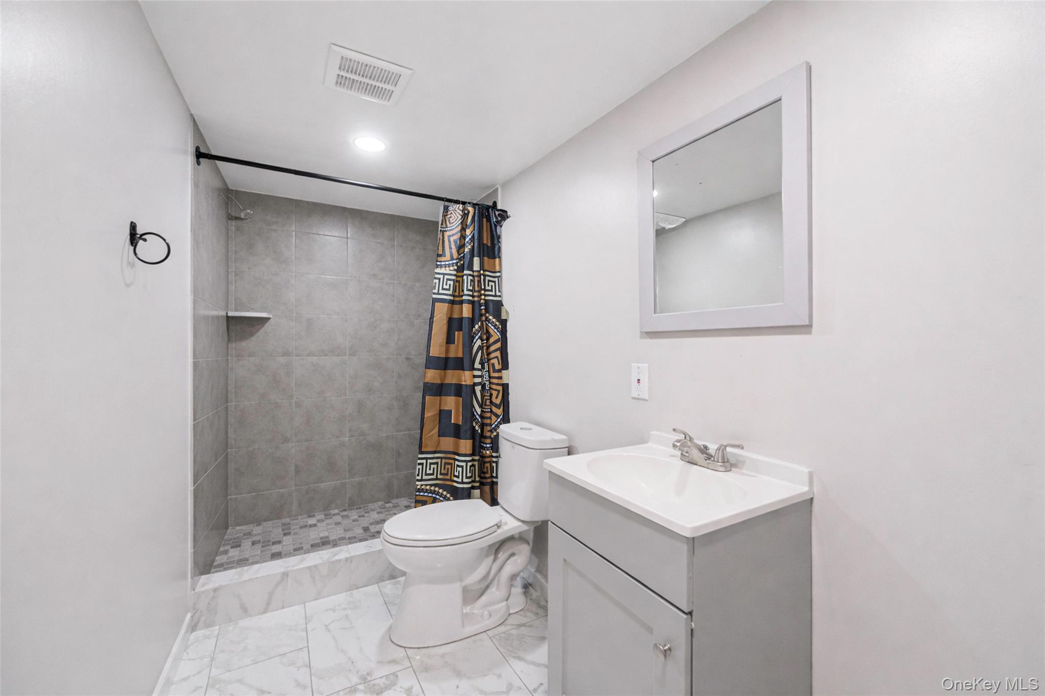 231 W Woodside Avenue Property Photo 19