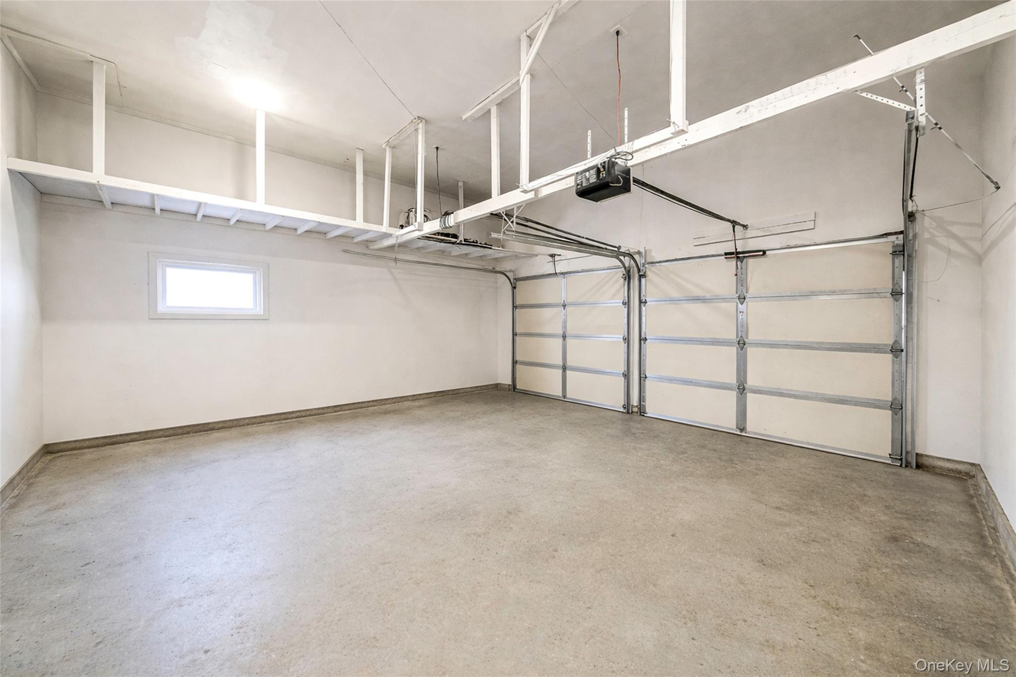 231 W Woodside Avenue Property Photo 20
