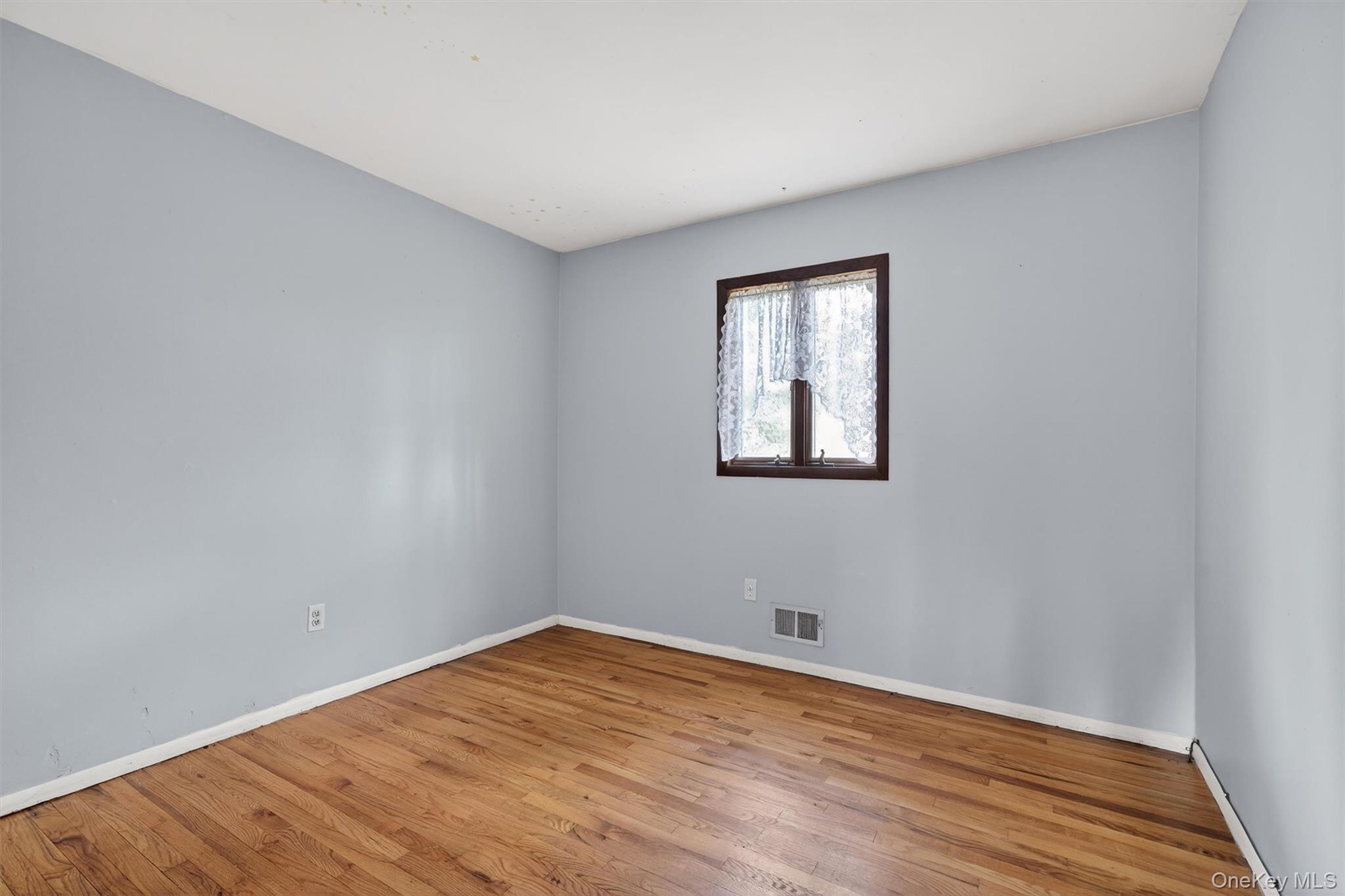 11 Kent Road Property Photo 22