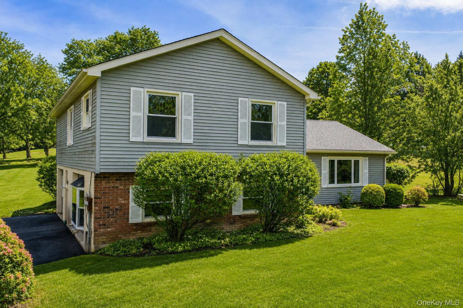20 Winding Hills Drive Property Photo 1