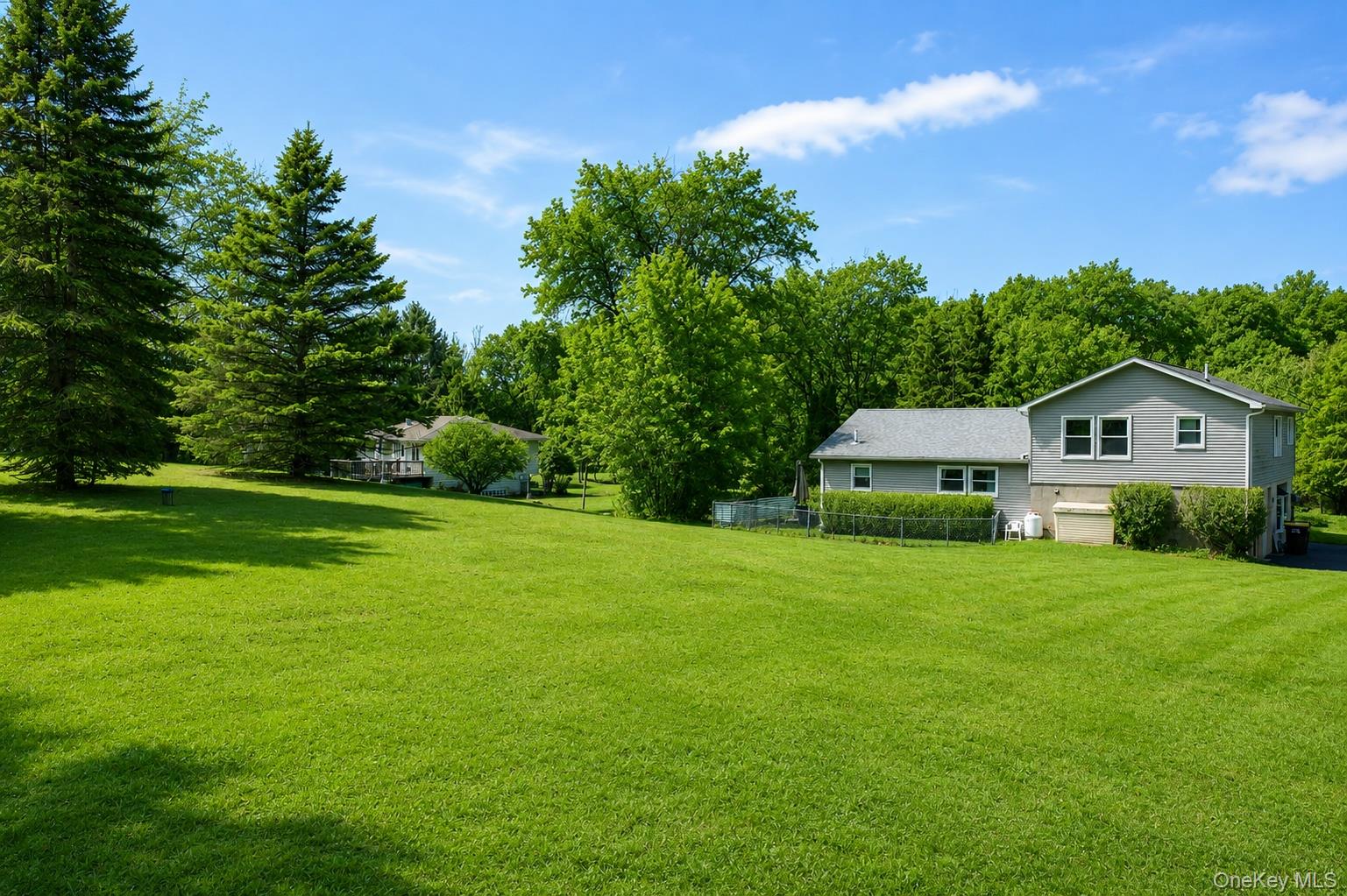 20 Winding Hills Drive Property Photo 2