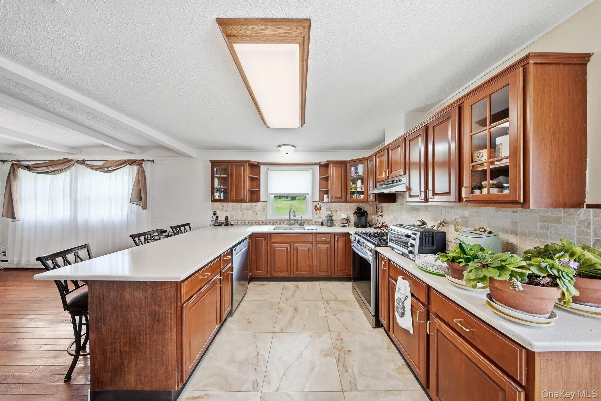 20 Winding Hills Drive Property Photo 6