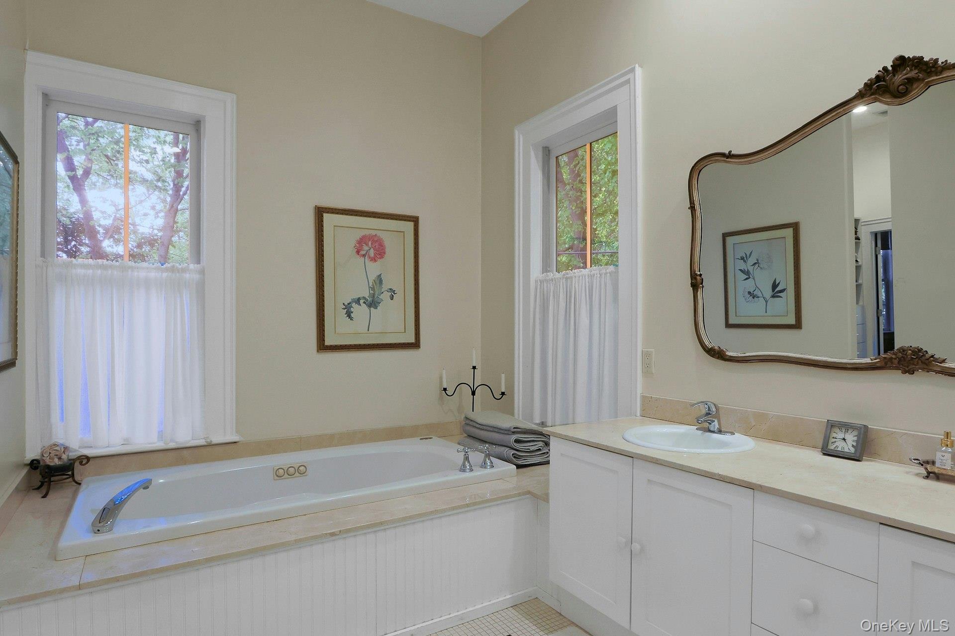 34 Lawrence Lane Property Photo 22