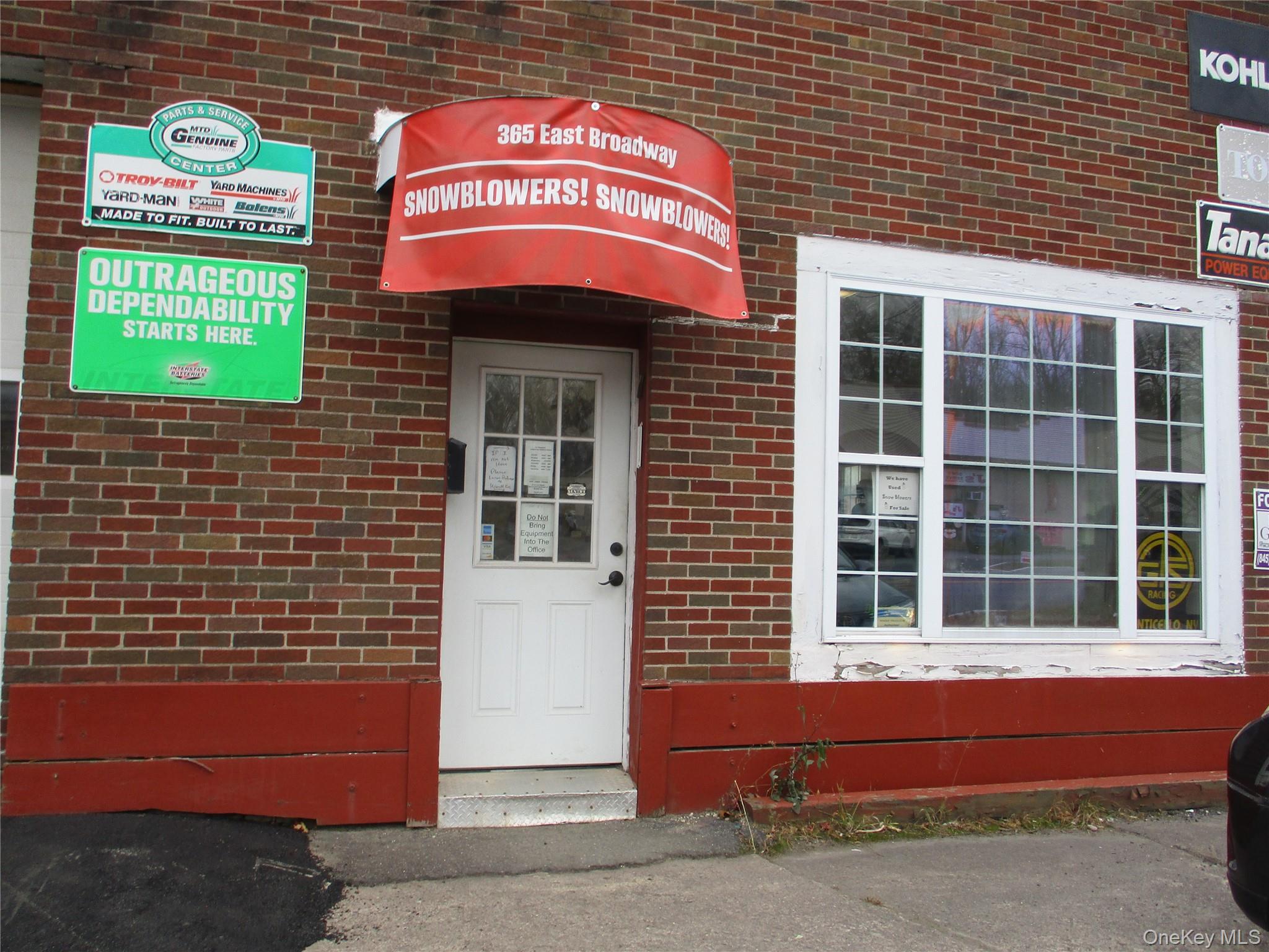365 E Broadway Property Photo 2